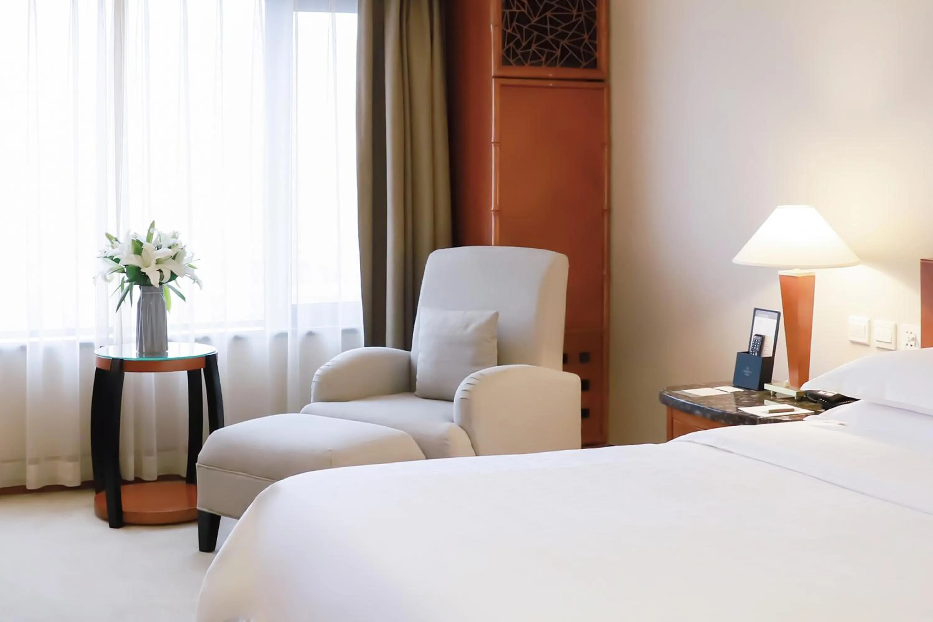 Bedroom, Bed in Sheraton Xi'an Hotel