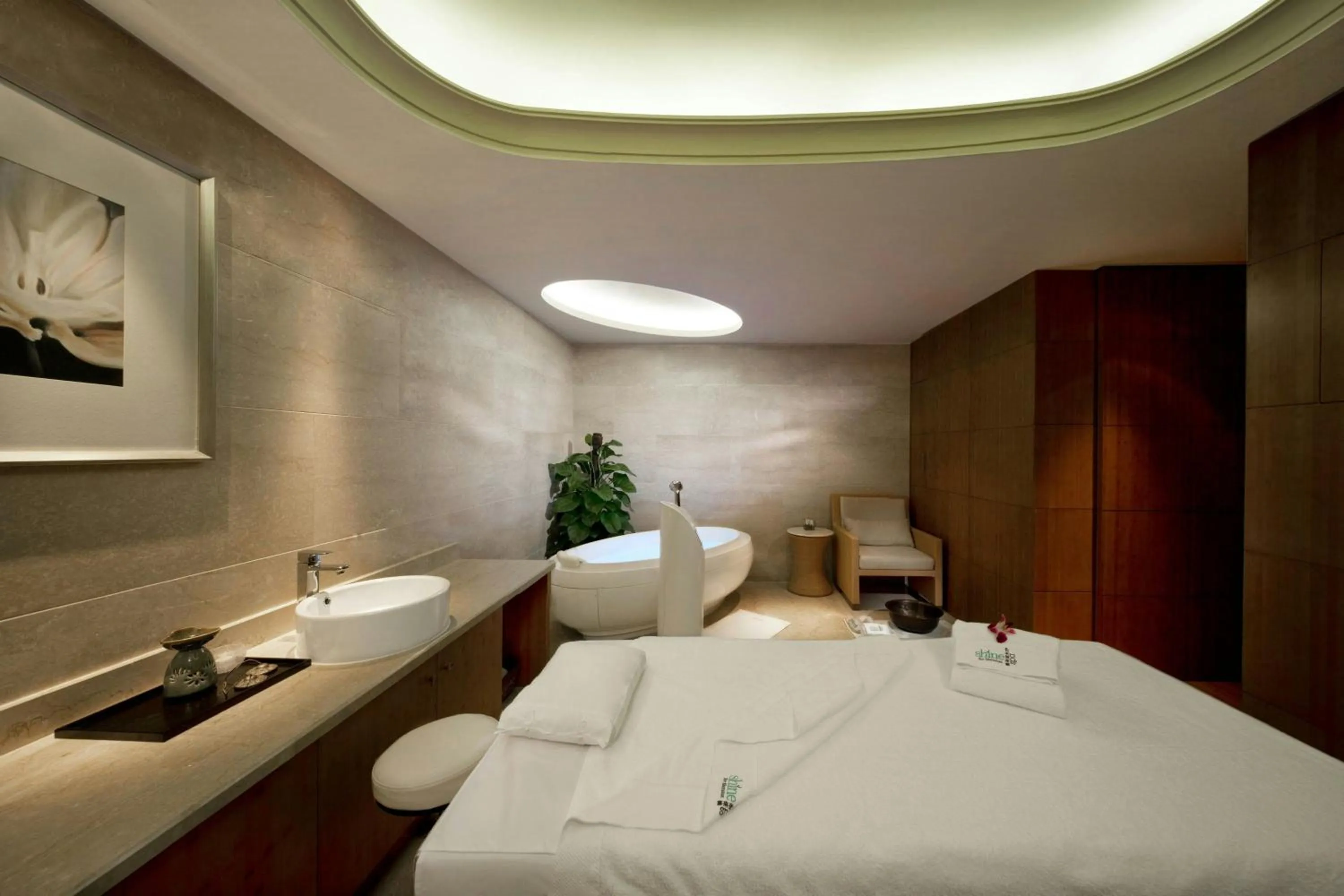 Spa and wellness centre/facilities, Bed in Sheraton Xi'an Hotel