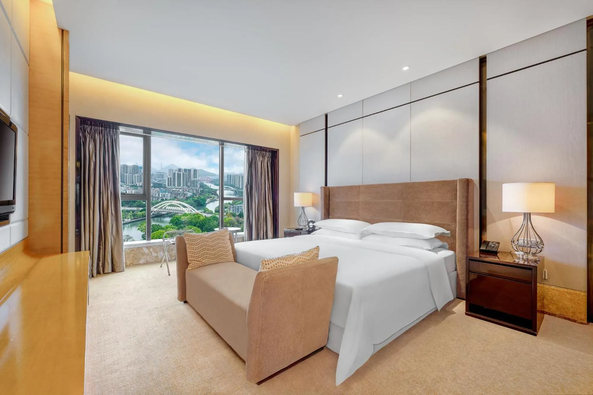Bedroom, Bed in Sheraton Zhongshan Hotel