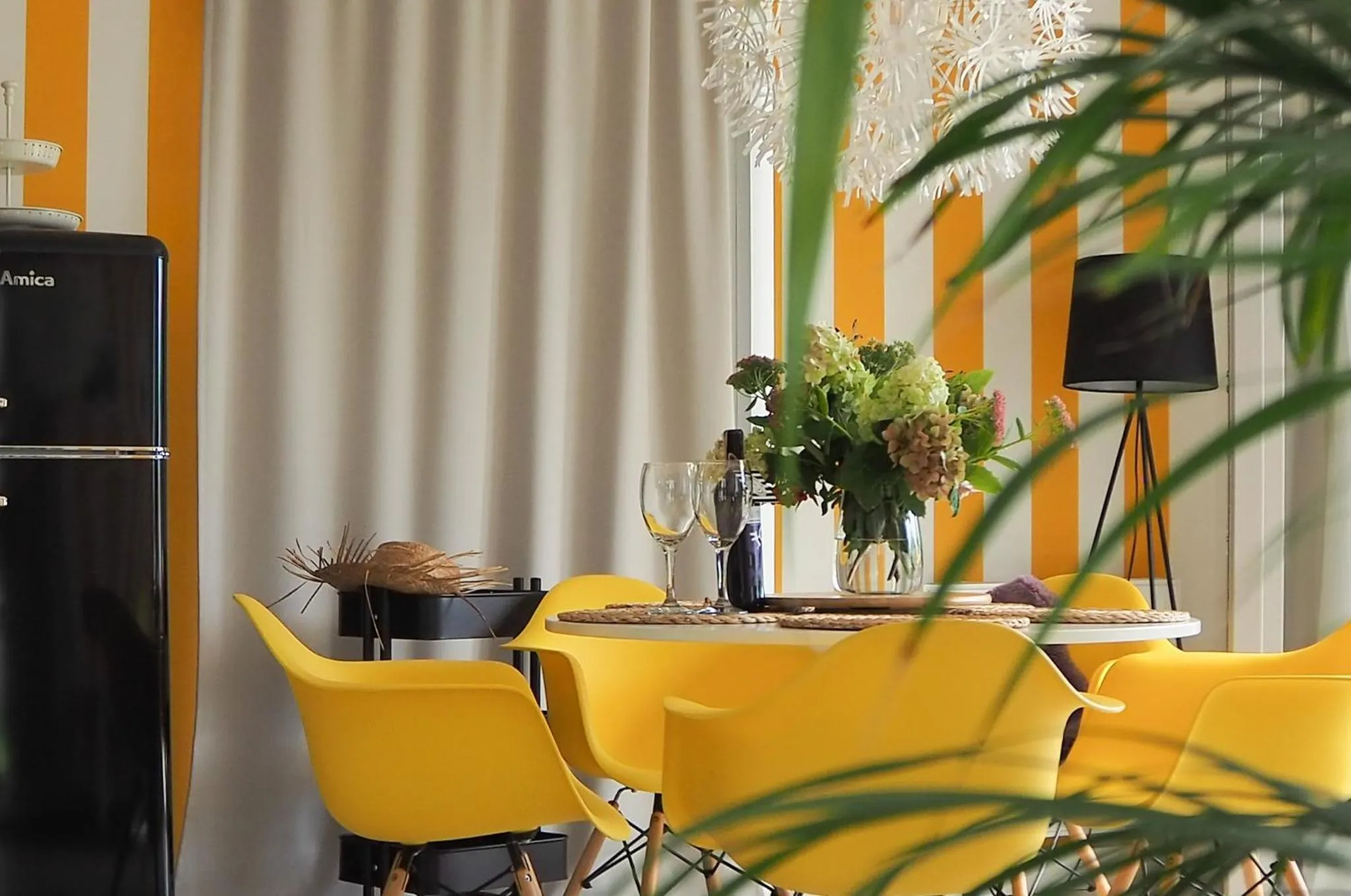 Kitchen or kitchenette in KOMFORTOWE DOMKI Brzozowa Przystań nad morzem we Władysławowie