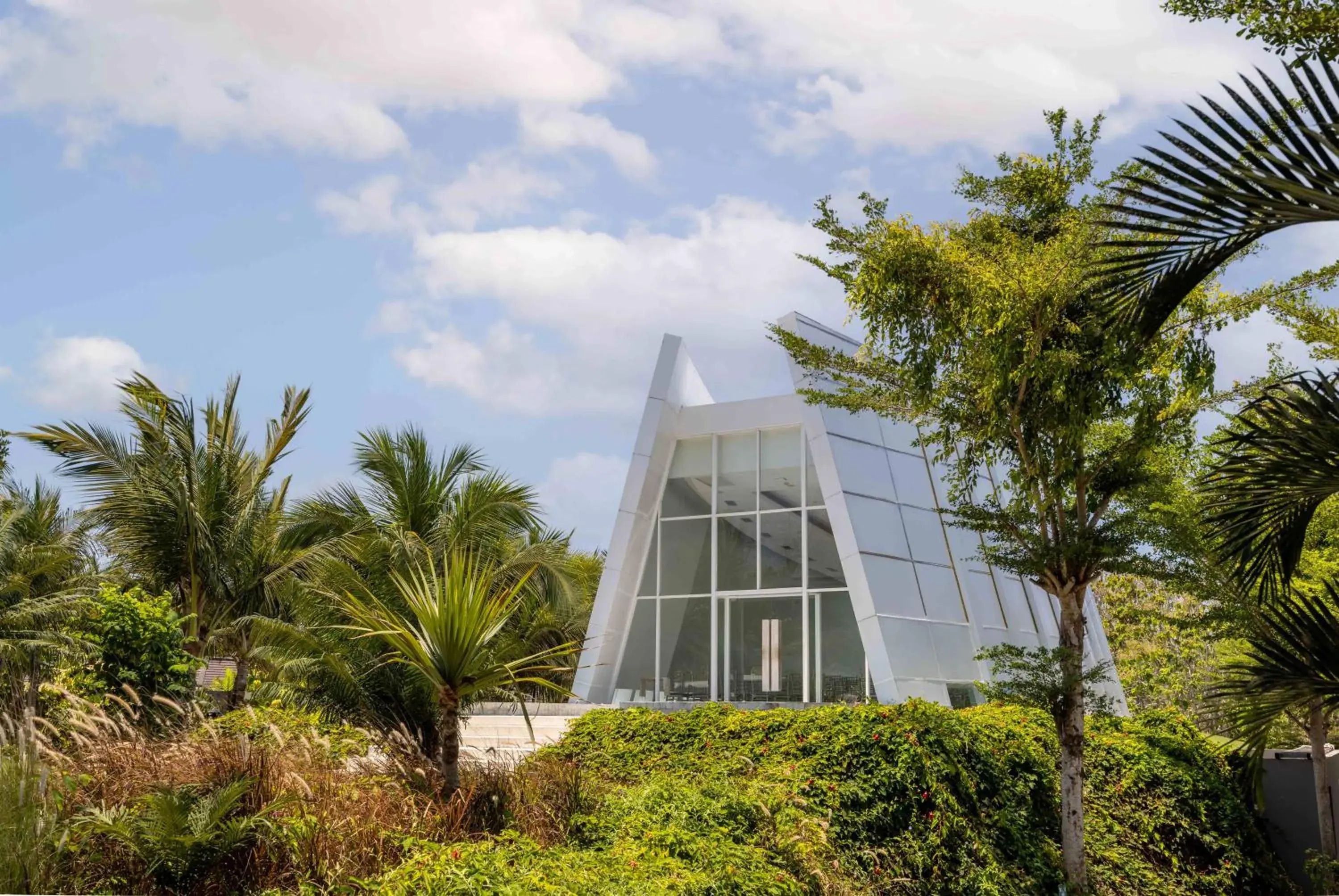 Property building in Cross Bali Breakers Property building in Cross Bali Breakers