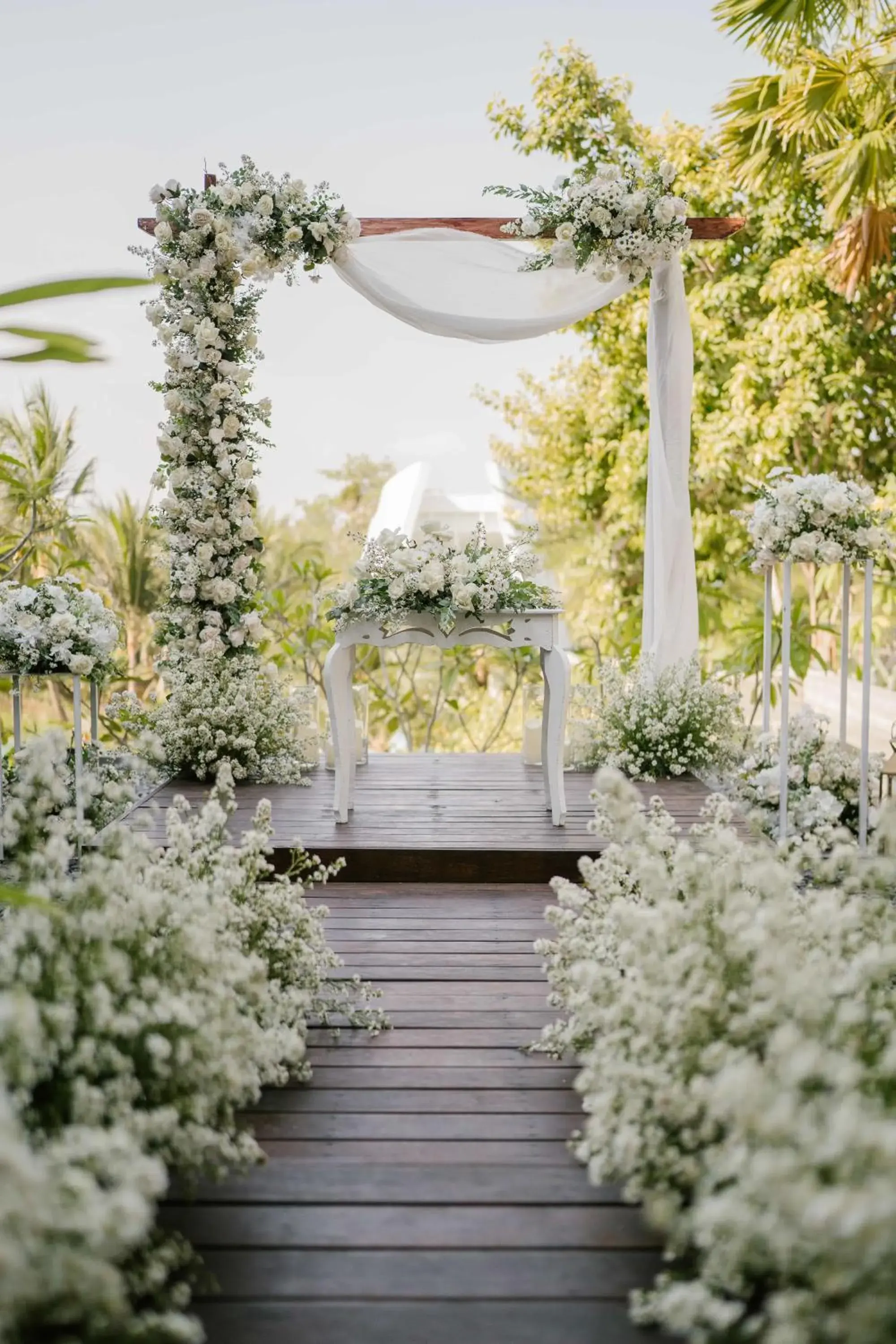 Property building in Cross Bali Breakers Property building in Cross Bali Breakers