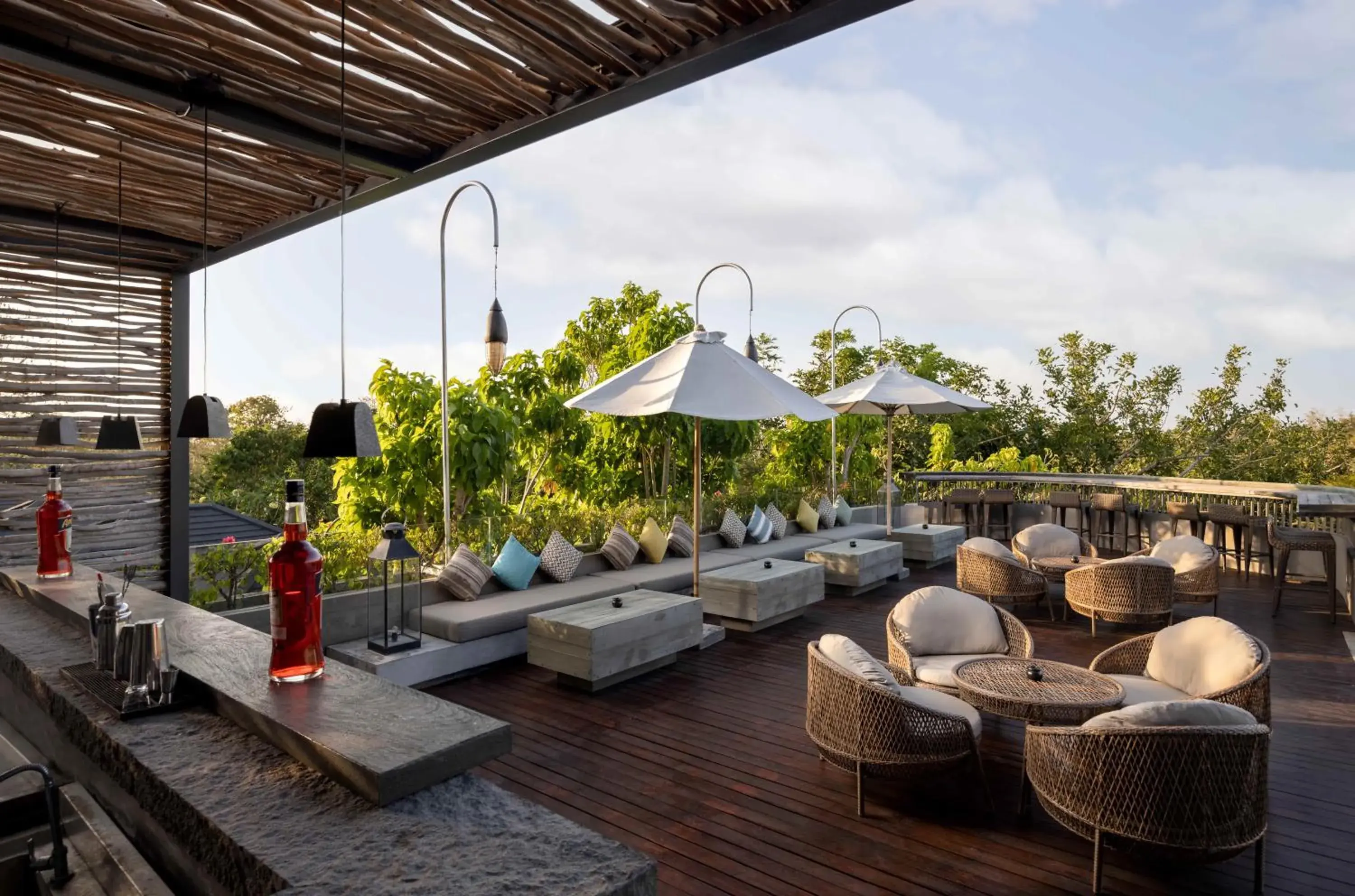 Lounge or bar in Cross Bali Breakers Lounge or bar in Cross Bali Breakers