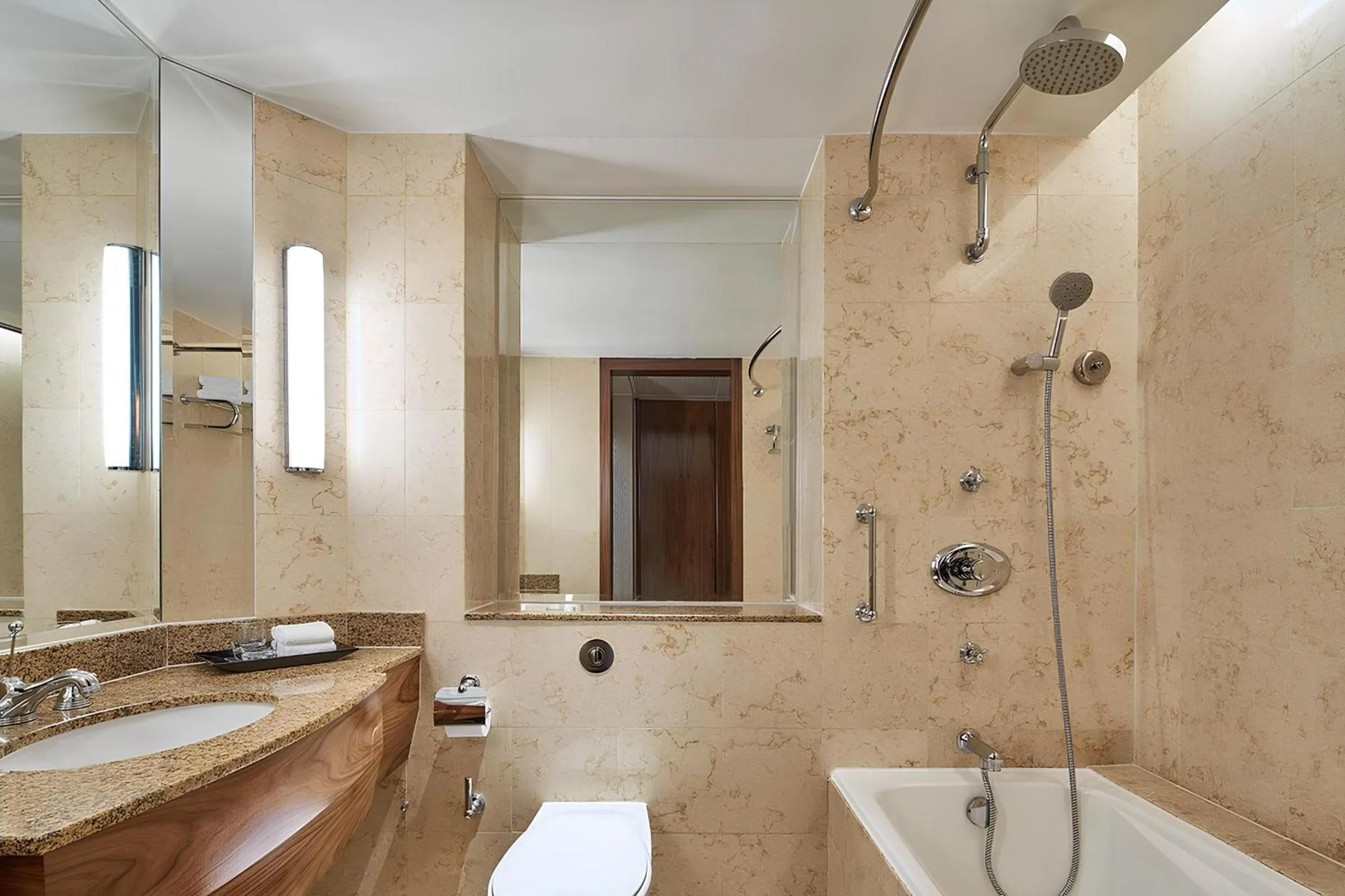 Bathroom in Sheraton Towers Singapore Hotel