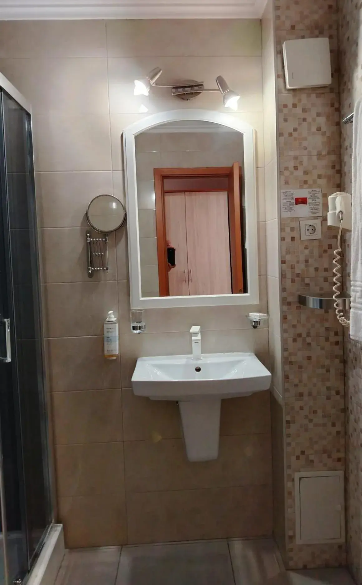 Twin Room - single occupancy in Hotel Bulevard Prestige Twin Room - single occupancy in Hotel Bulevard Prestige