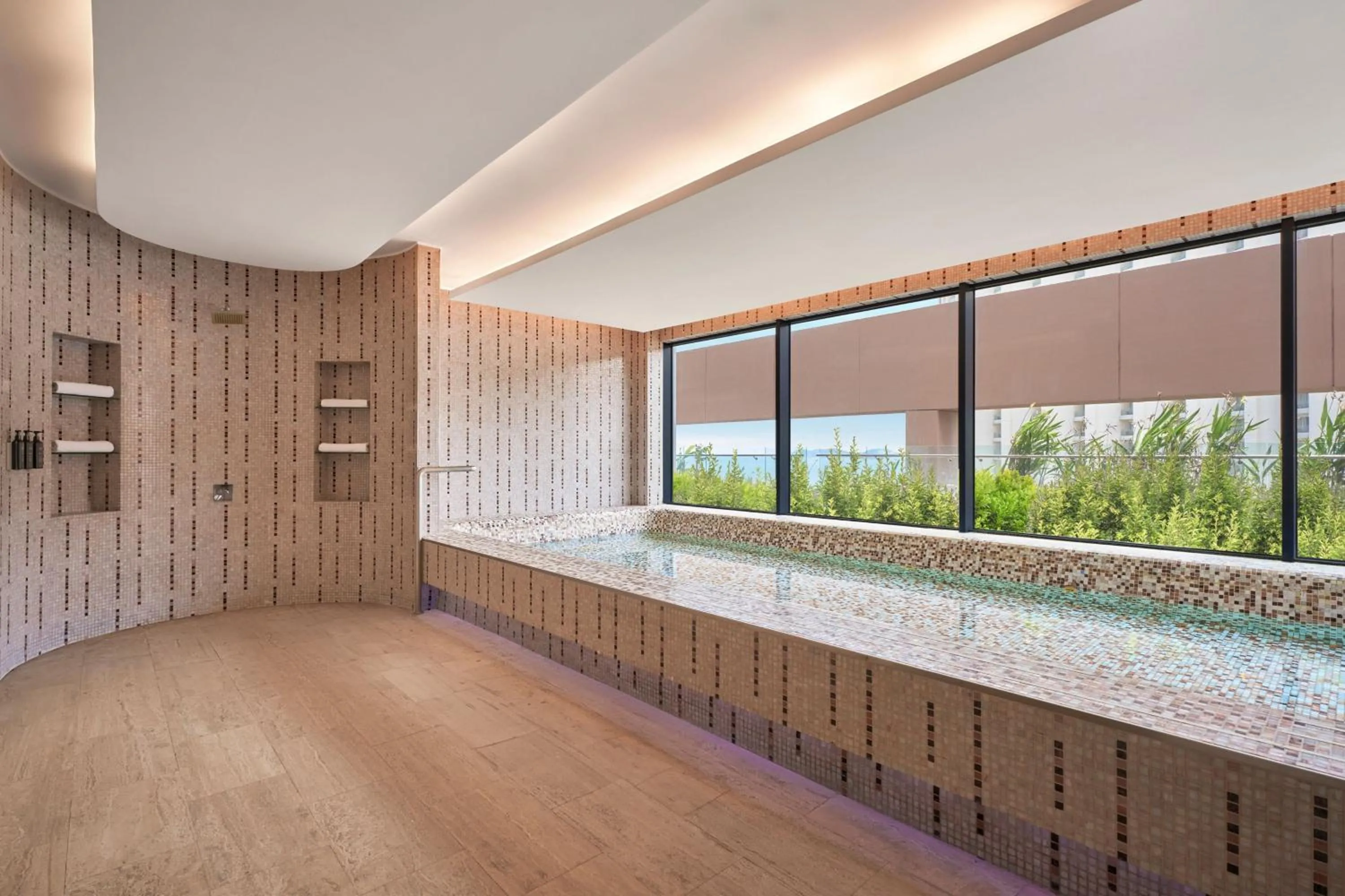 Swimming pool in Sheraton Nha Trang Hotel & Spa