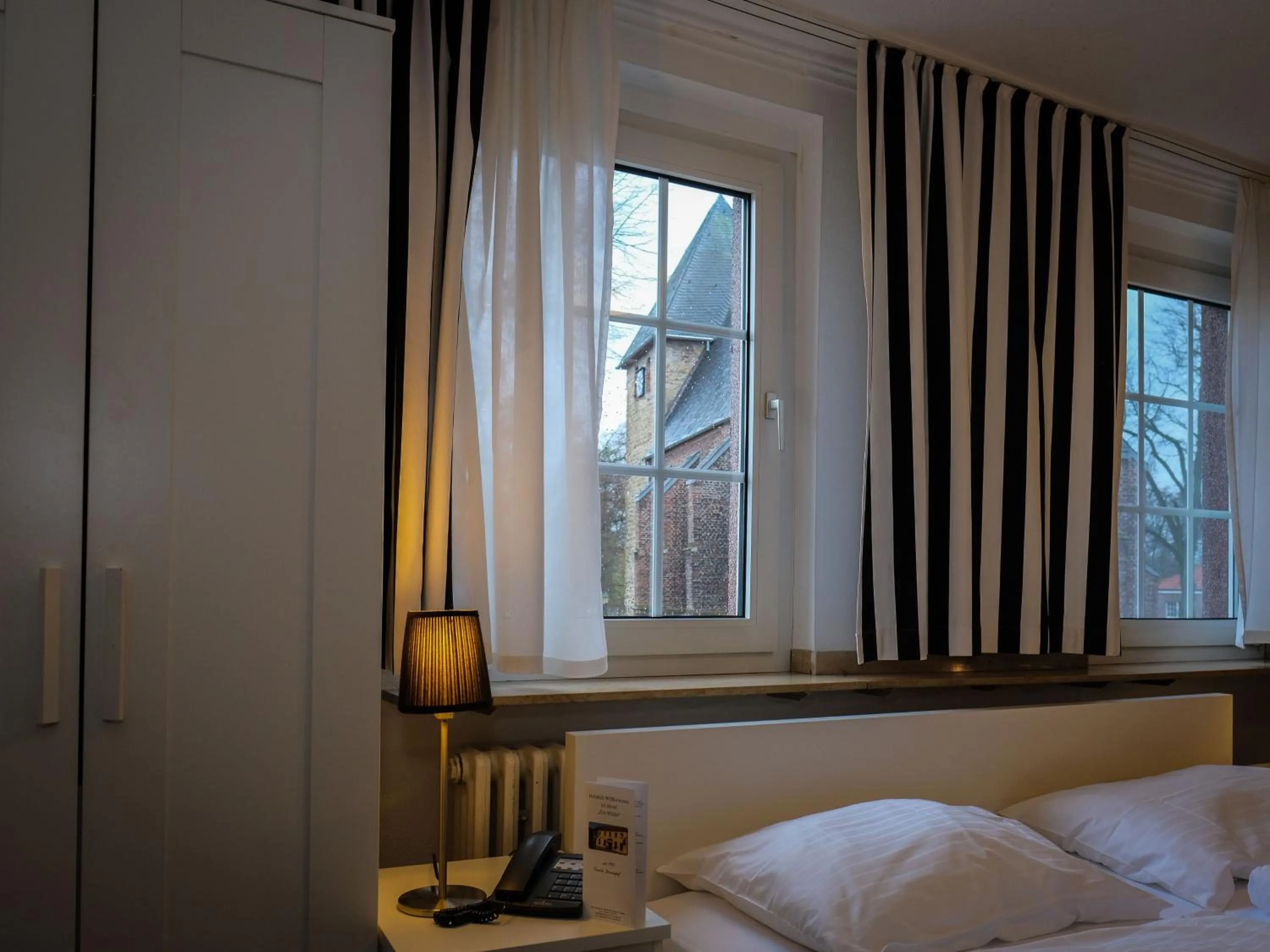 Bed in Hotel-Restaurant Zur Mühle