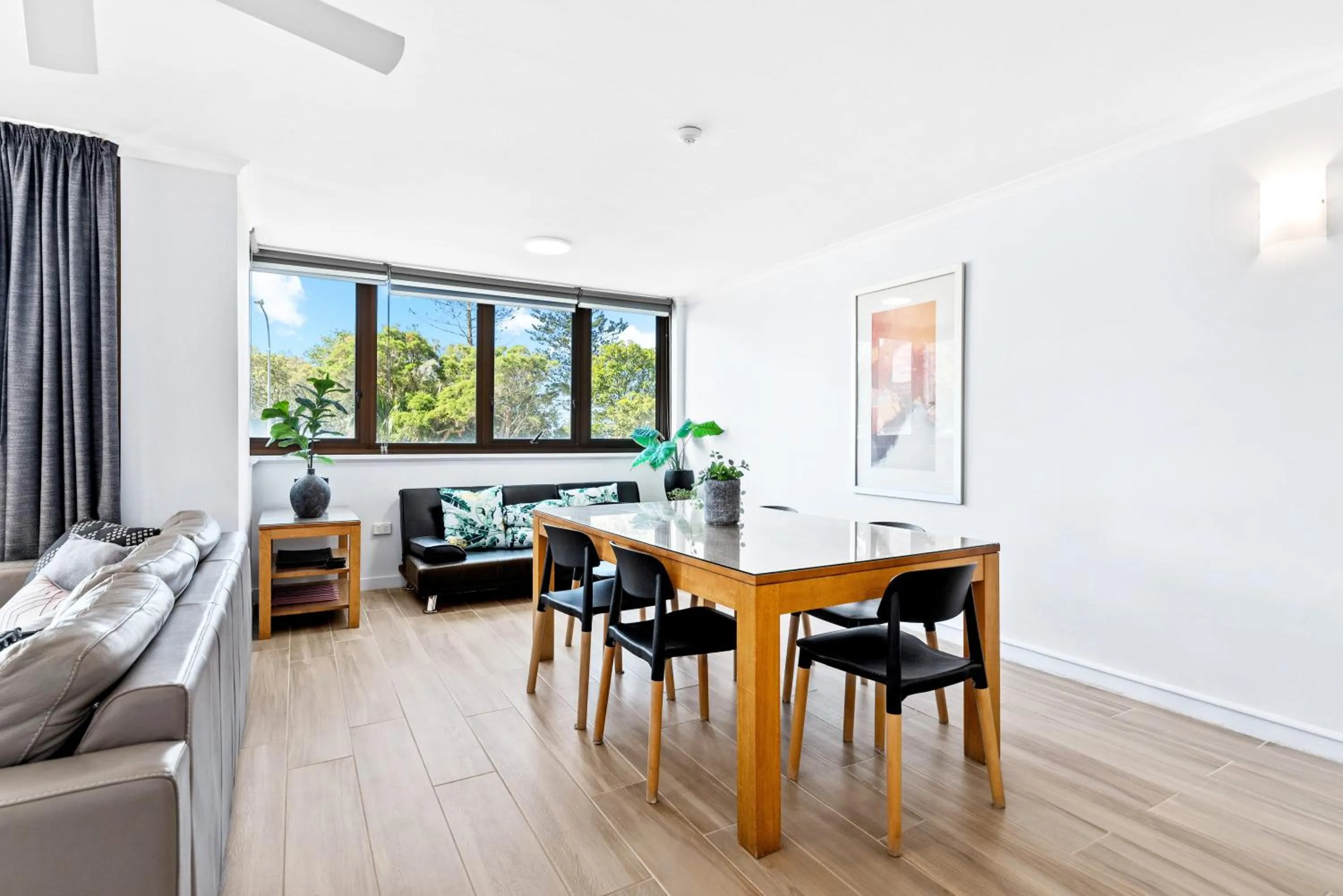 Living room in Windward Apartments