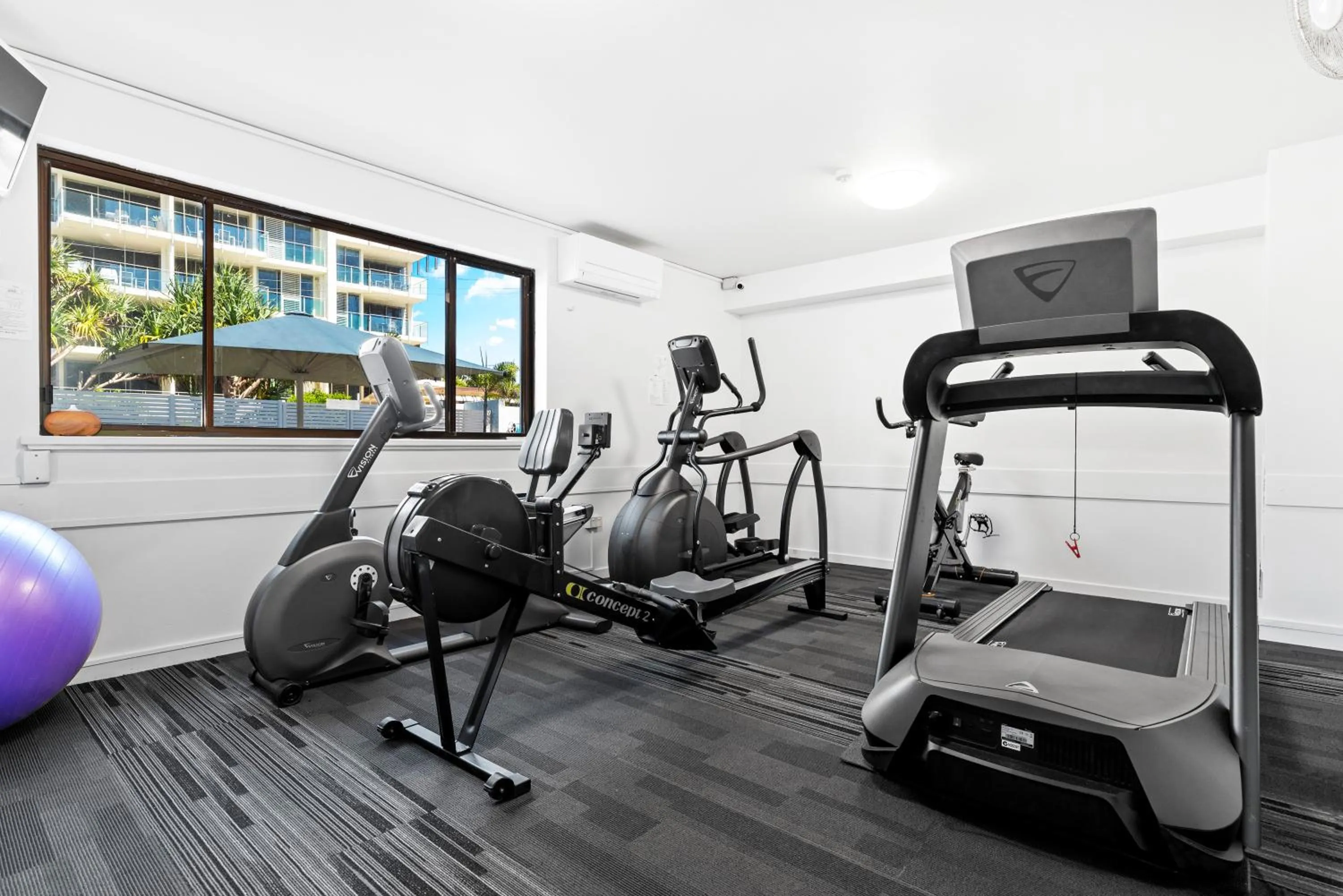 Fitness centre/facilities in Windward Apartments