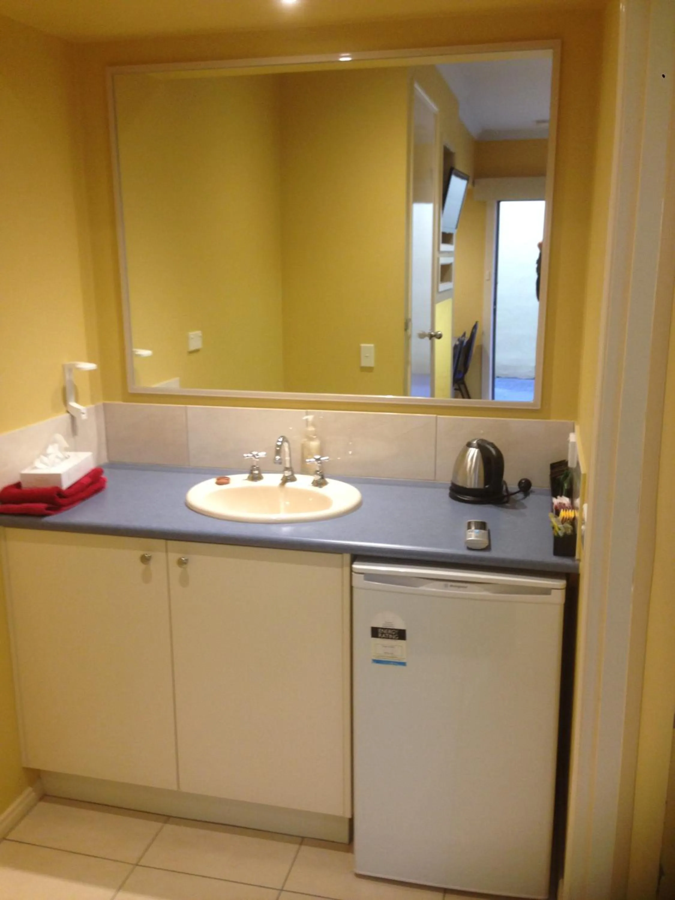 Coffee/tea facilities in Kyabram Motor Inn