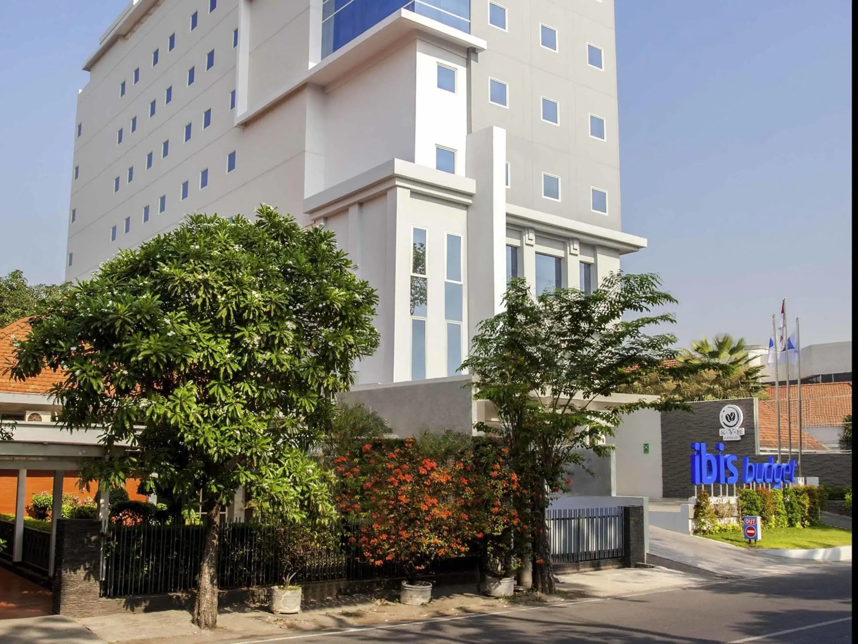 Property building in ibis budget Surabaya Diponegoro Property building in ibis budget Surabaya Diponegoro