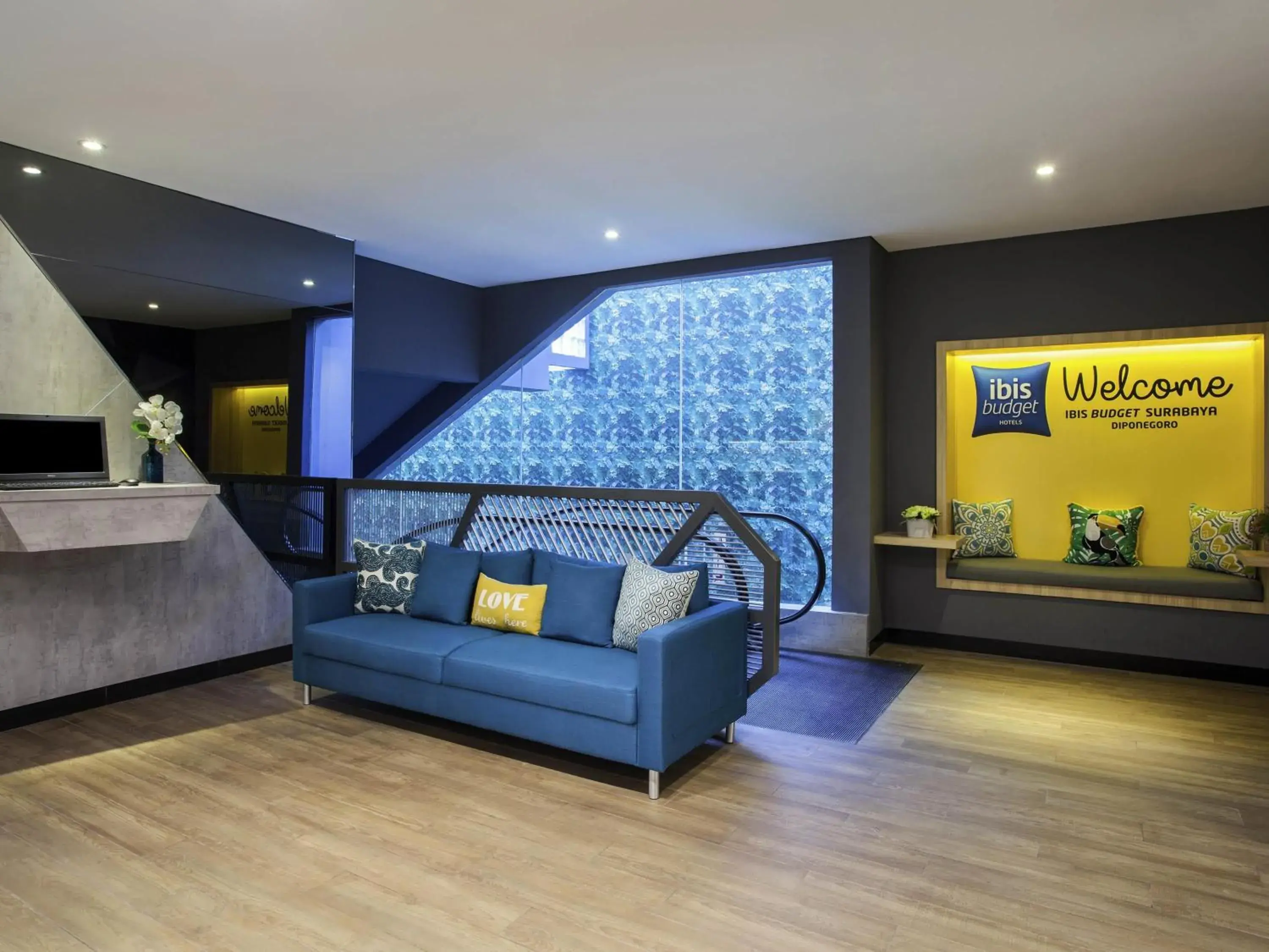 Property building, Bed in ibis budget Surabaya Diponegoro Property building, Bed in ibis budget Surabaya Diponegoro