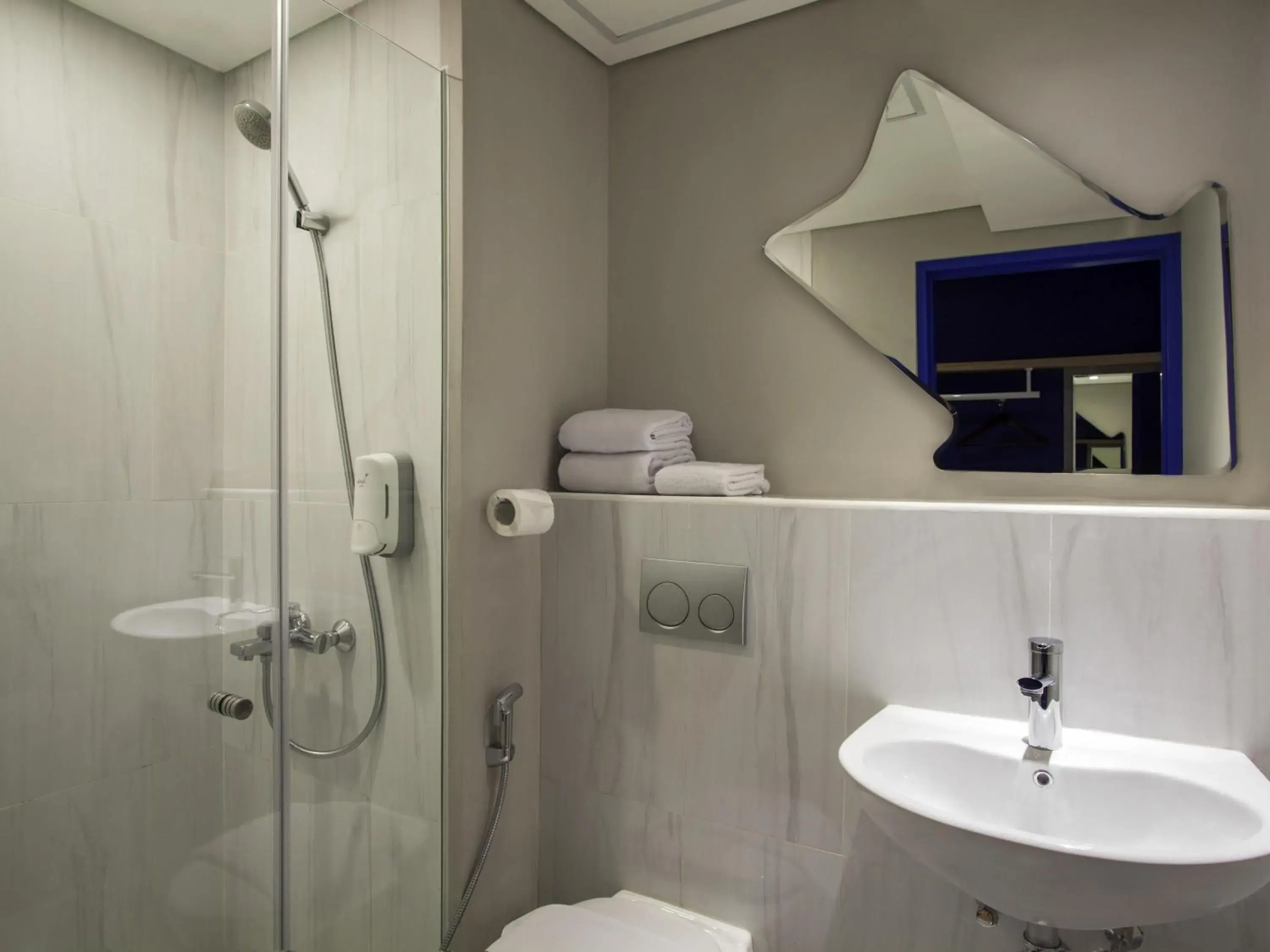 Bedroom in ibis budget Surabaya Diponegoro Bedroom in ibis budget Surabaya Diponegoro