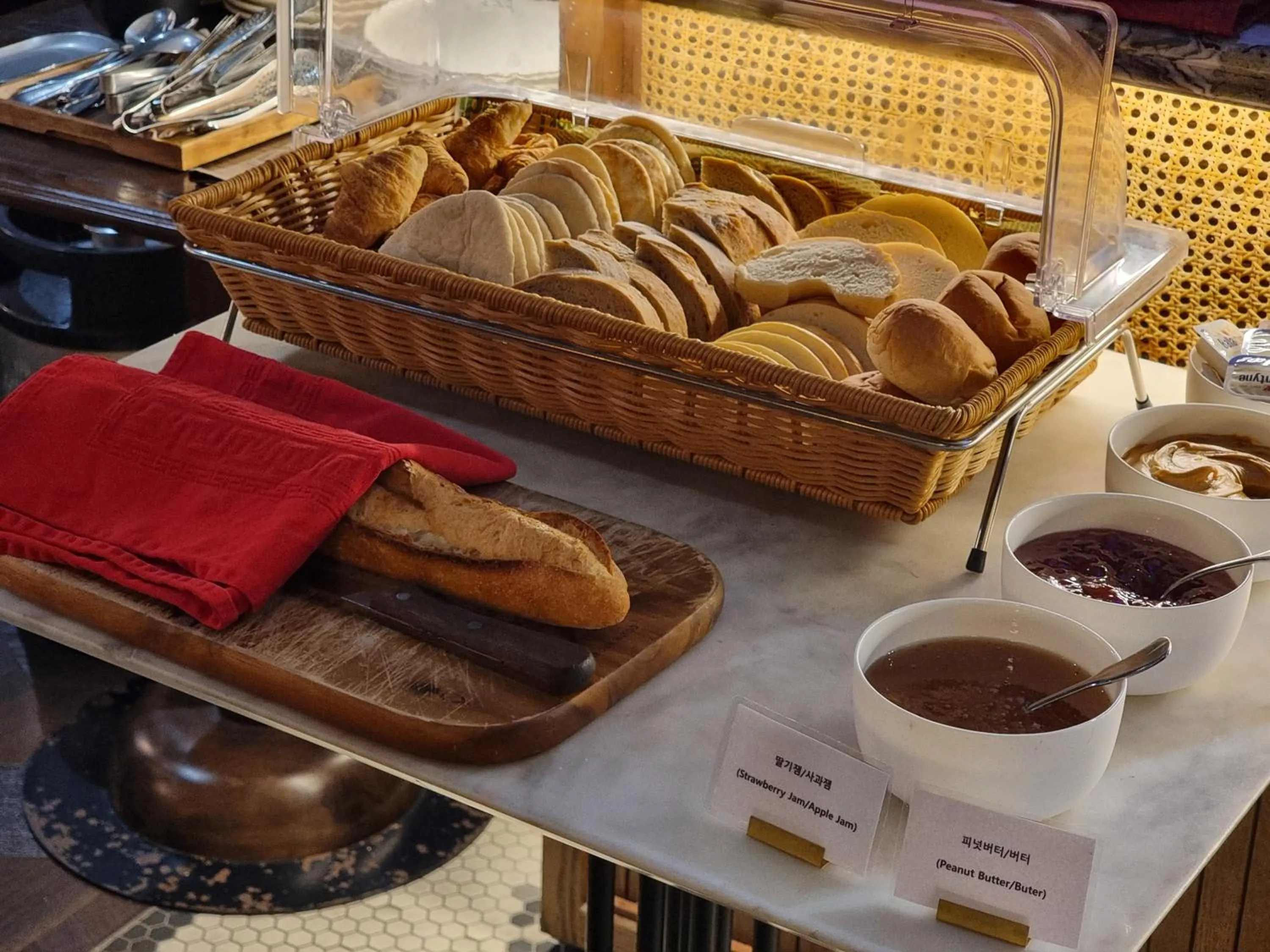 Breakfast in Hotel Crescendo Seoul