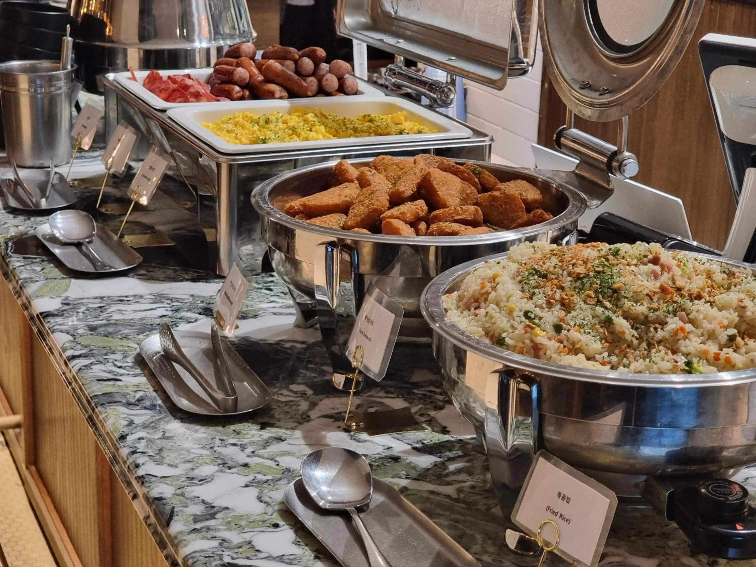 Breakfast in Hotel Crescendo Seoul