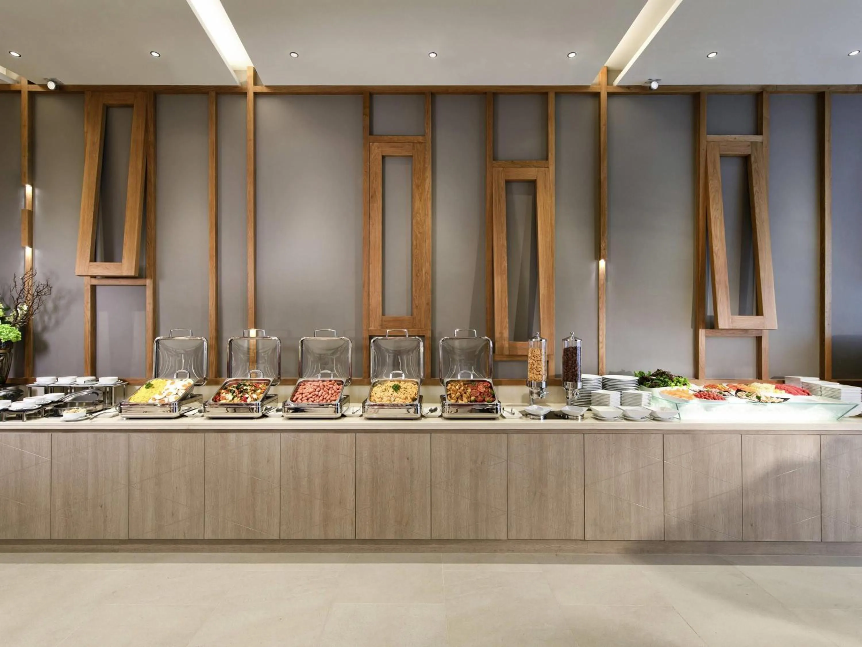 Restaurant/places to eat in ibis Styles Bangkok Sukhumvit 4