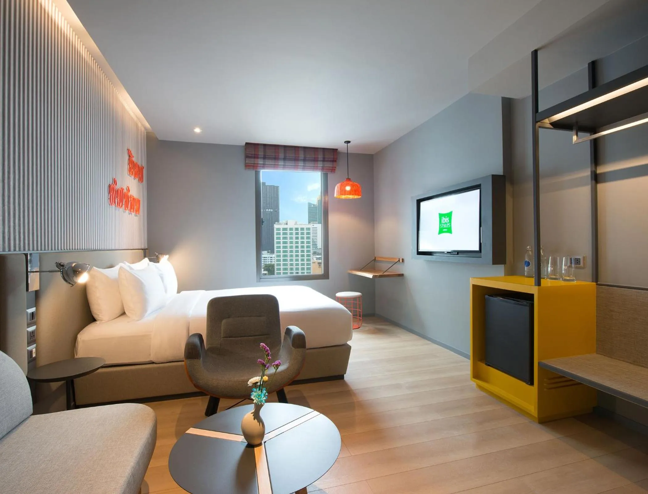 View (from property/room), Bed in ibis Styles Bangkok Sukhumvit 4