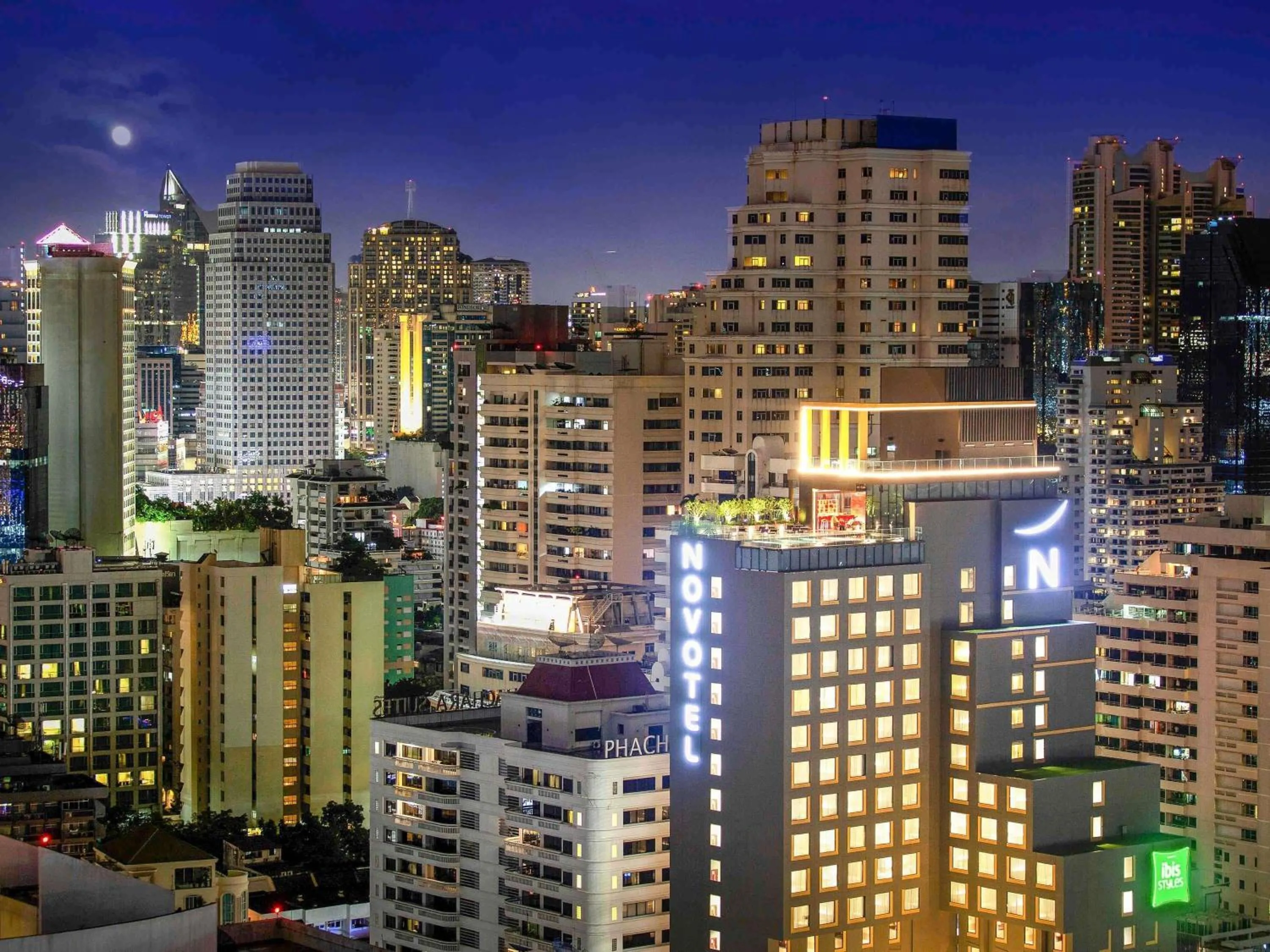 Property building in Novotel Bangkok Sukhumvit 4