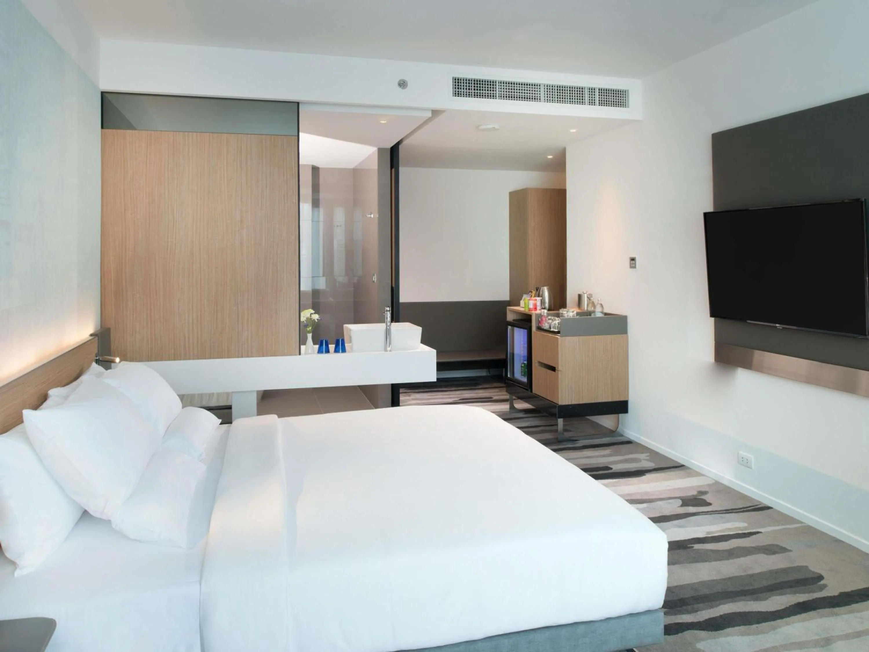 Bedroom, Bed in Novotel Bangkok Sukhumvit 4