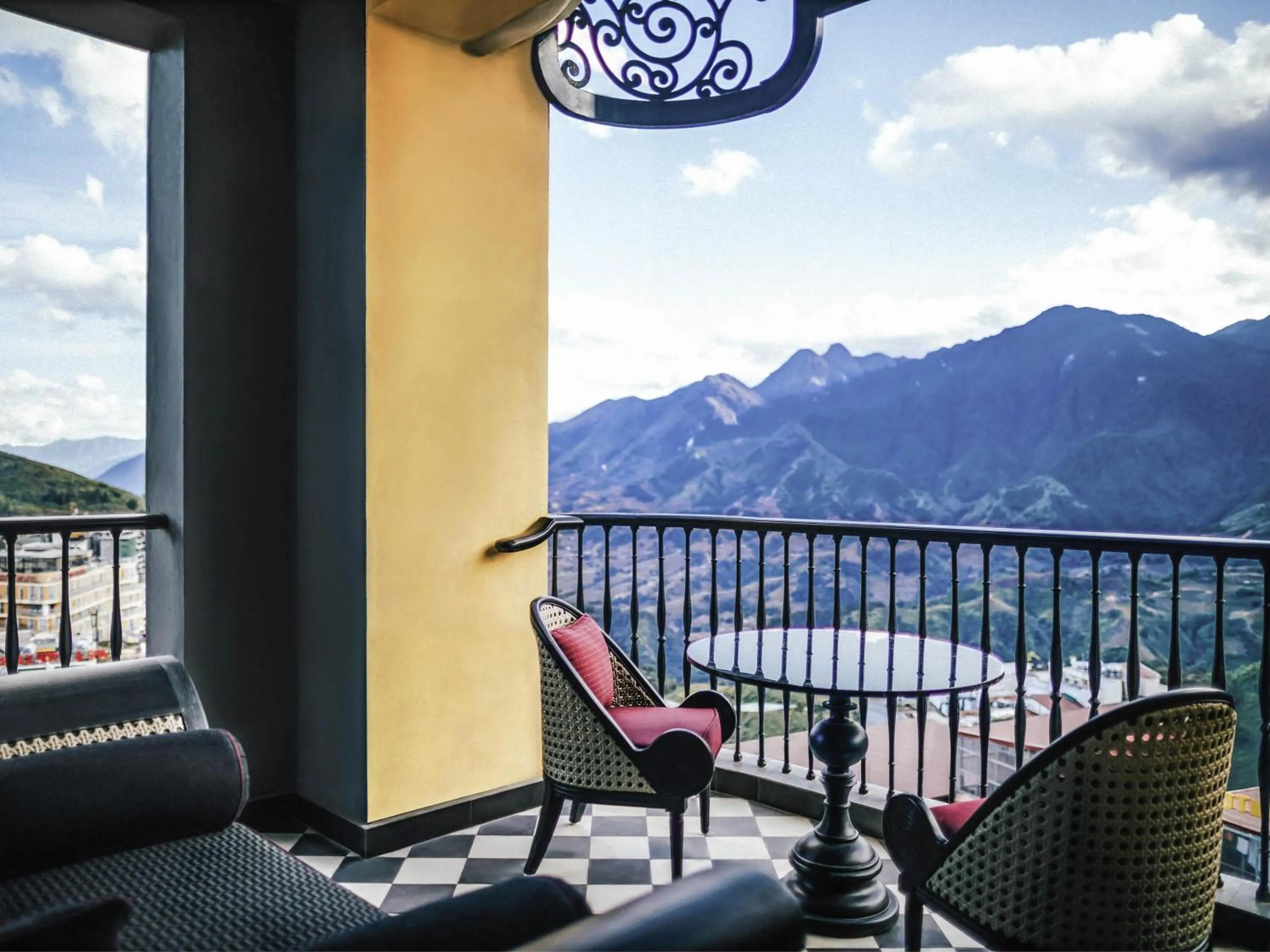 Bedroom in Hotel de la Coupole - MGallery