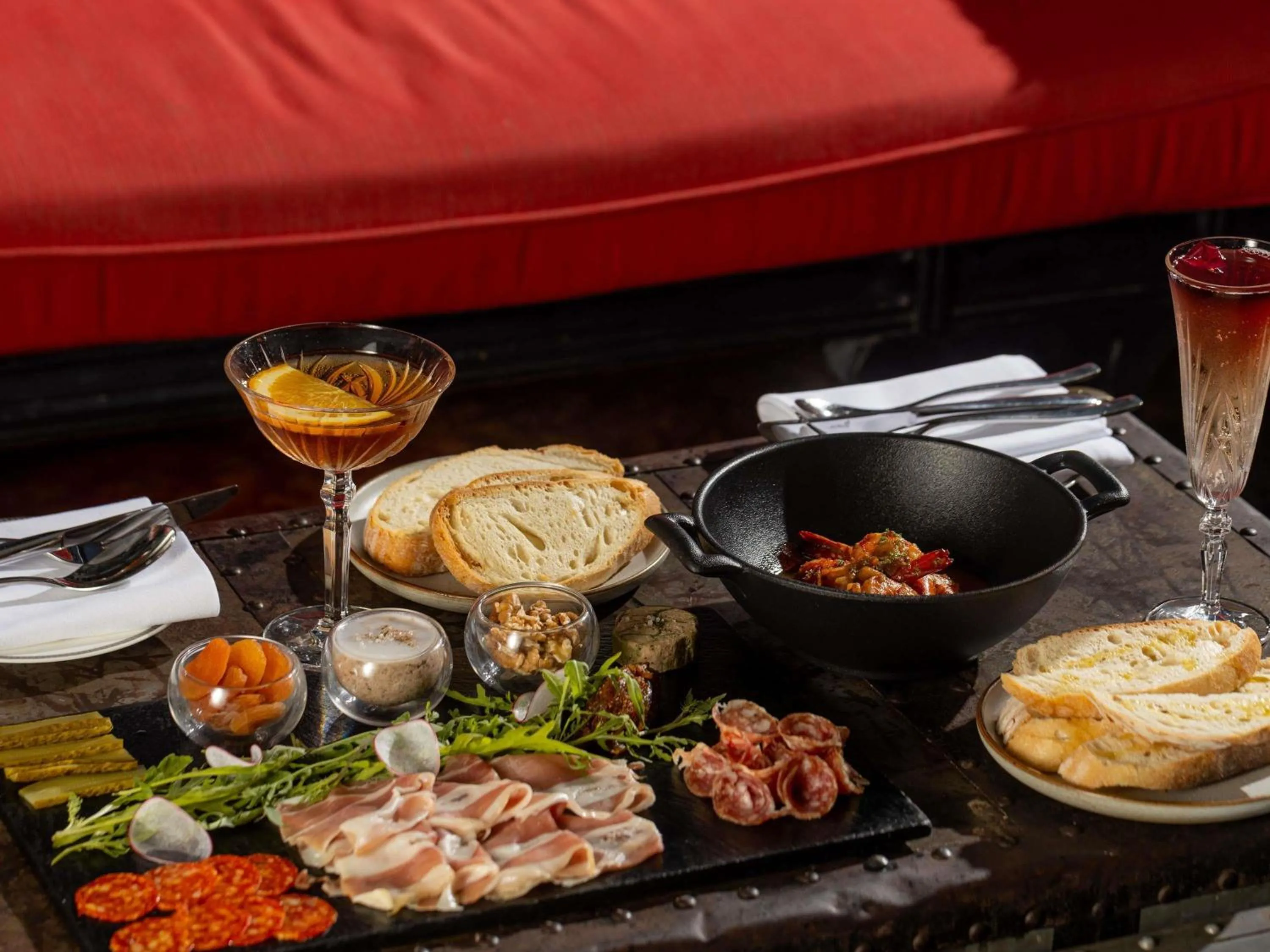 Lounge or bar in Hotel de la Coupole - MGallery