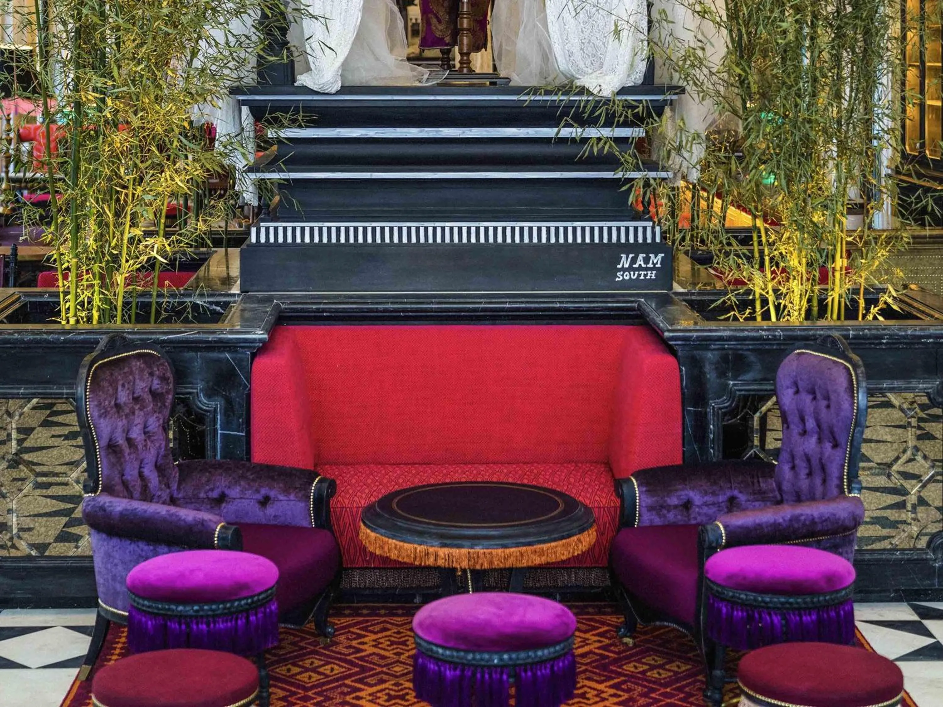 Lounge or bar in Hotel de la Coupole - MGallery