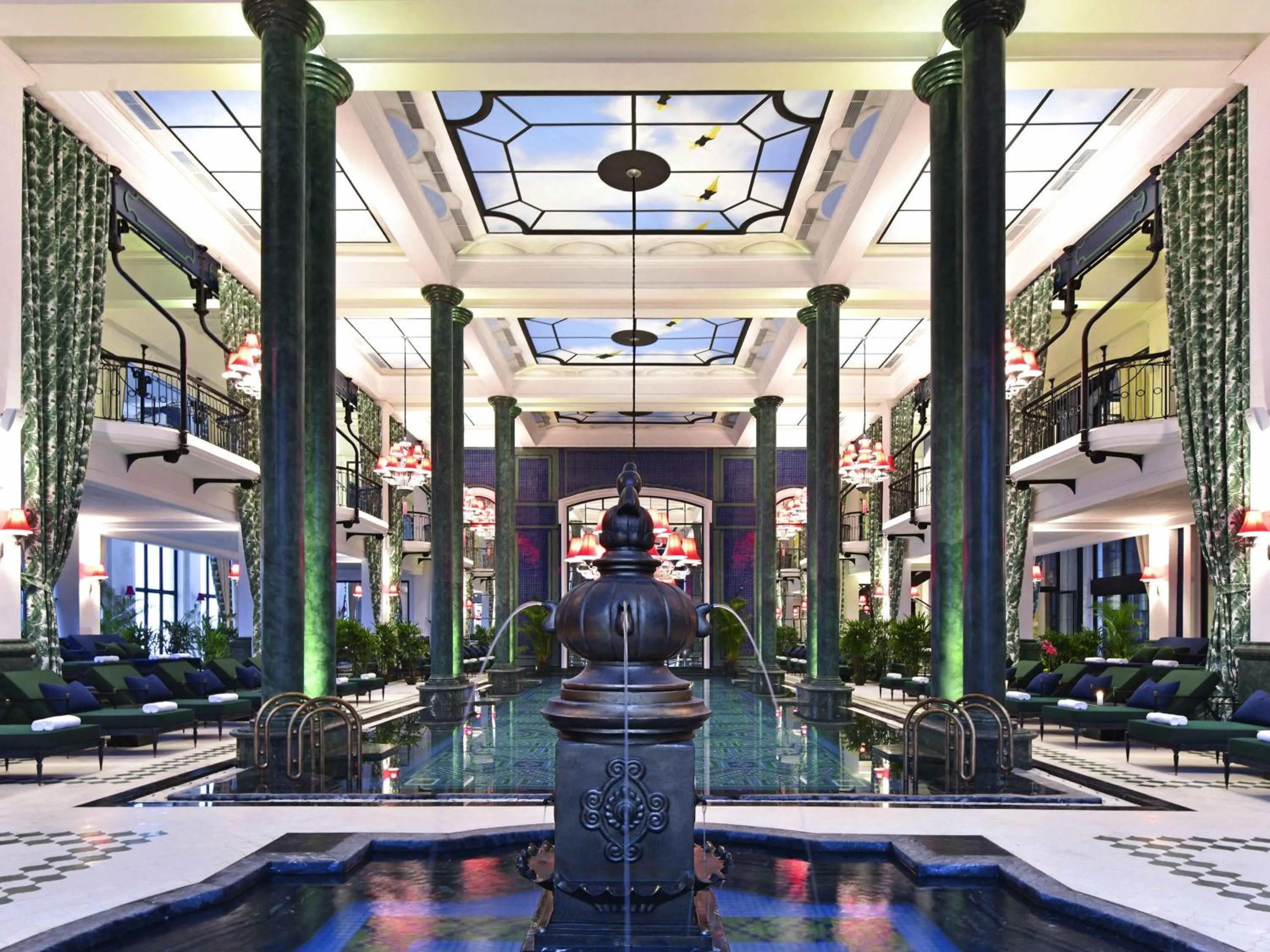 Lounge or bar in Hotel de la Coupole - MGallery