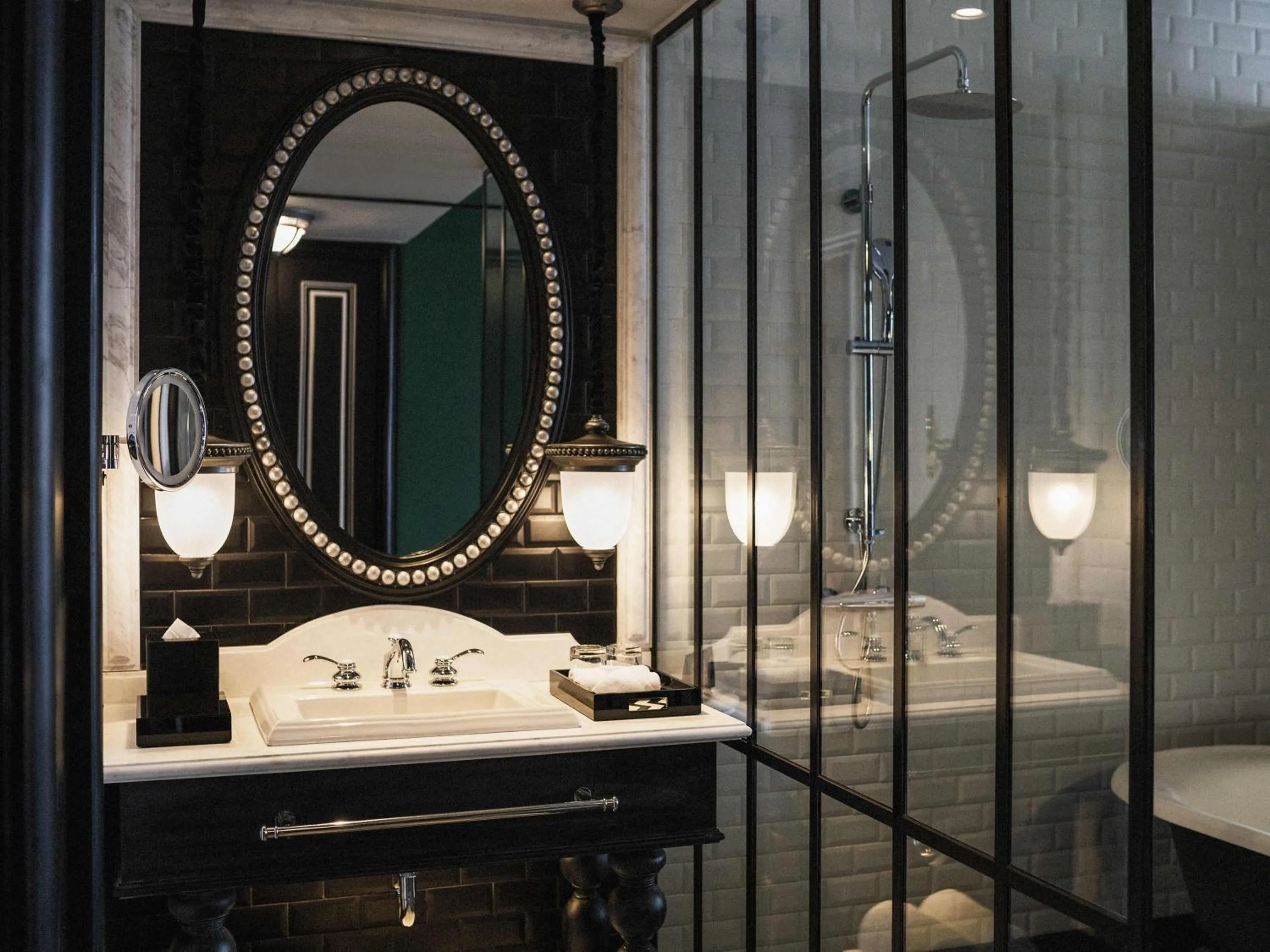 Bedroom, Bed in Hotel de la Coupole - MGallery