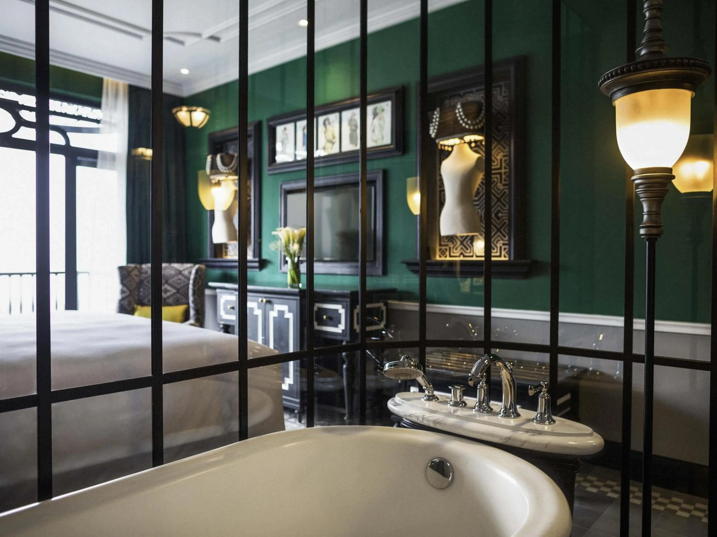 Bedroom, Bed in Hotel de la Coupole - MGallery