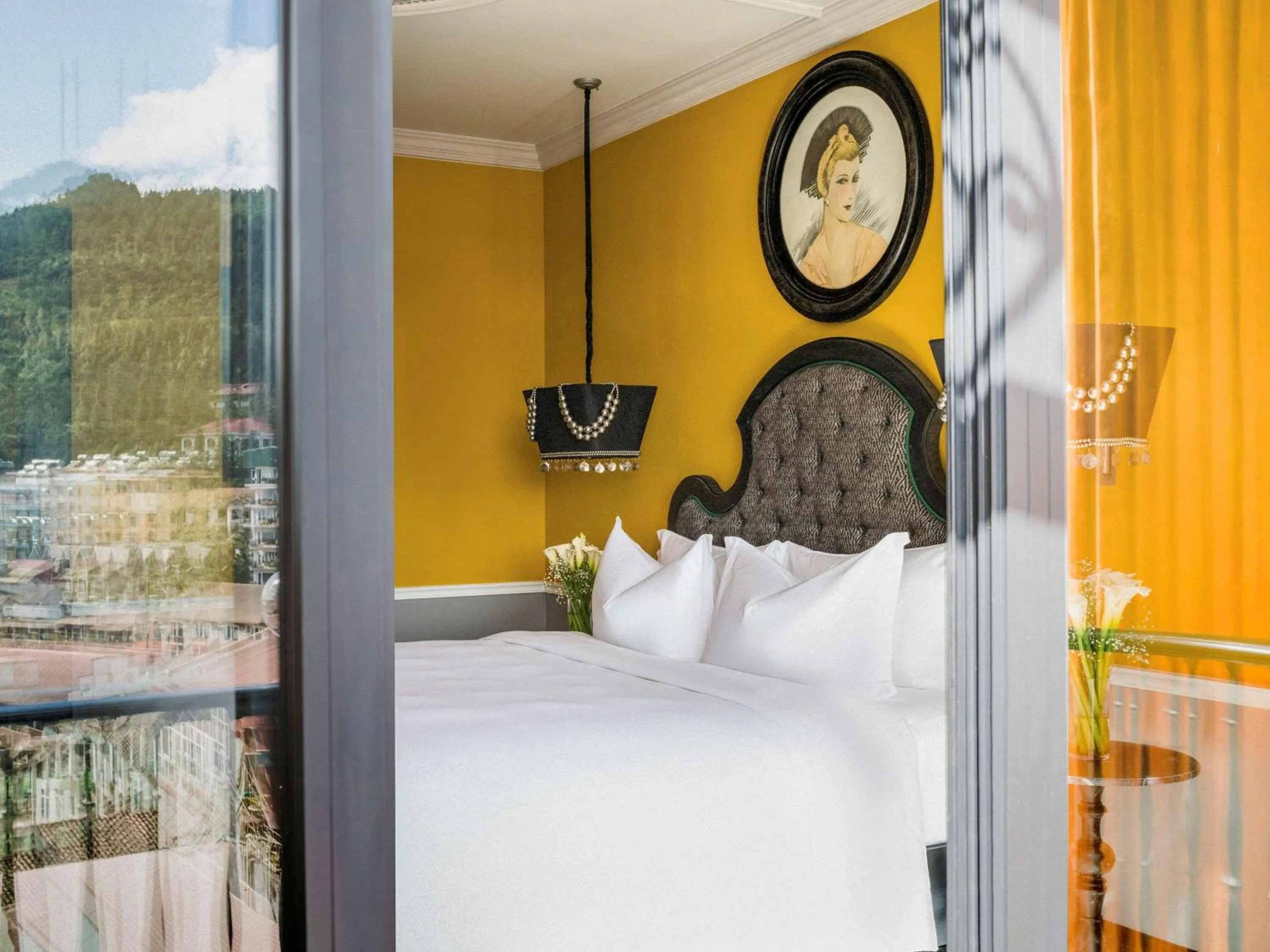 Photo of the whole room, Bed in Hotel de la Coupole - MGallery