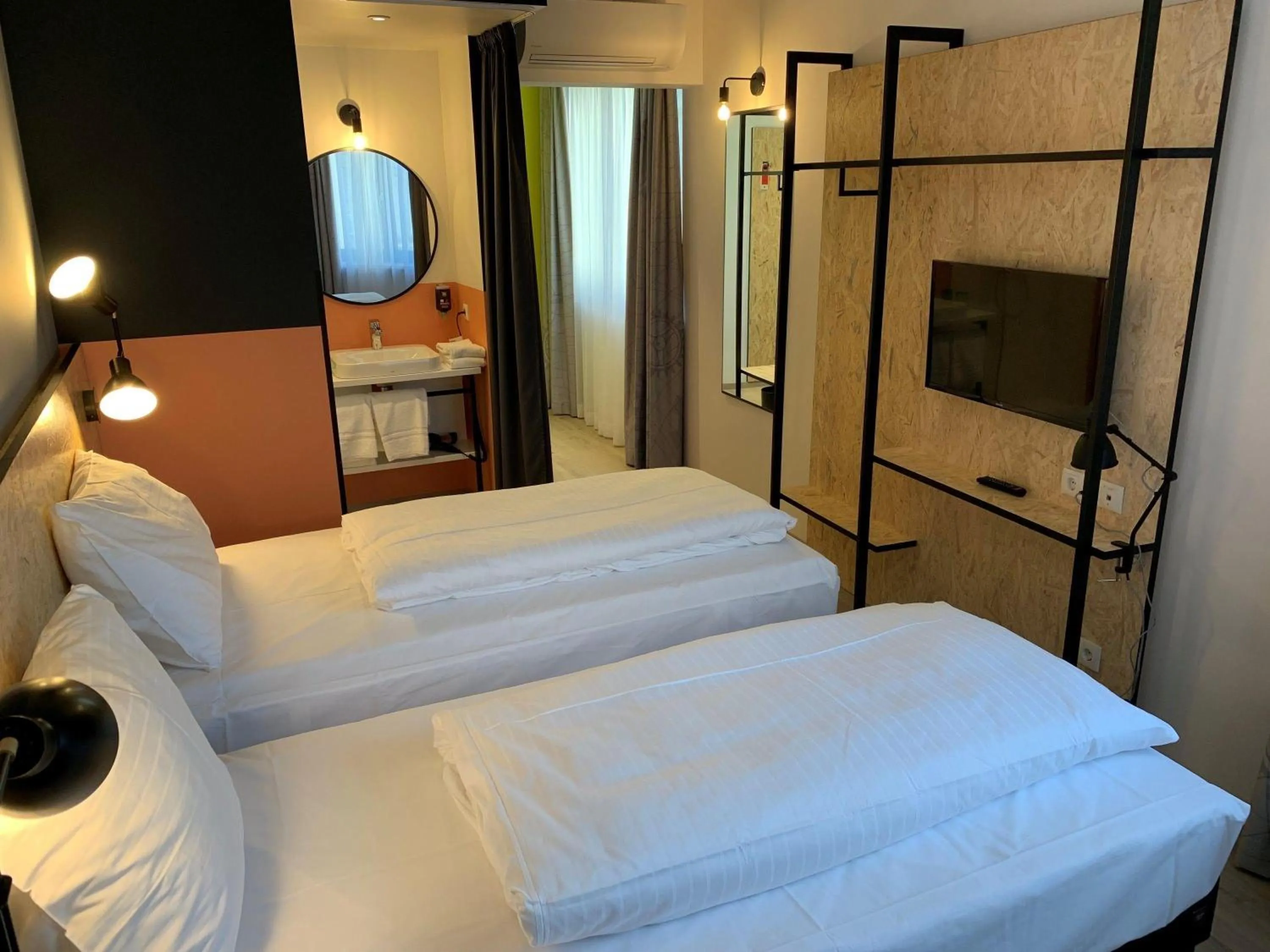 Bedroom, Bed in ibis Styles Wien Messe Prater