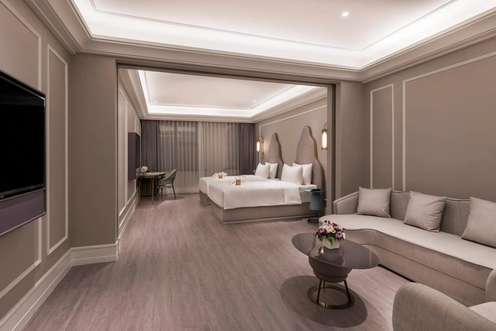 Decorative detail, Bed in Mercure Shanghai Yu Garden On the Bund - 5 mins taxi to Nanjing Road and Bund