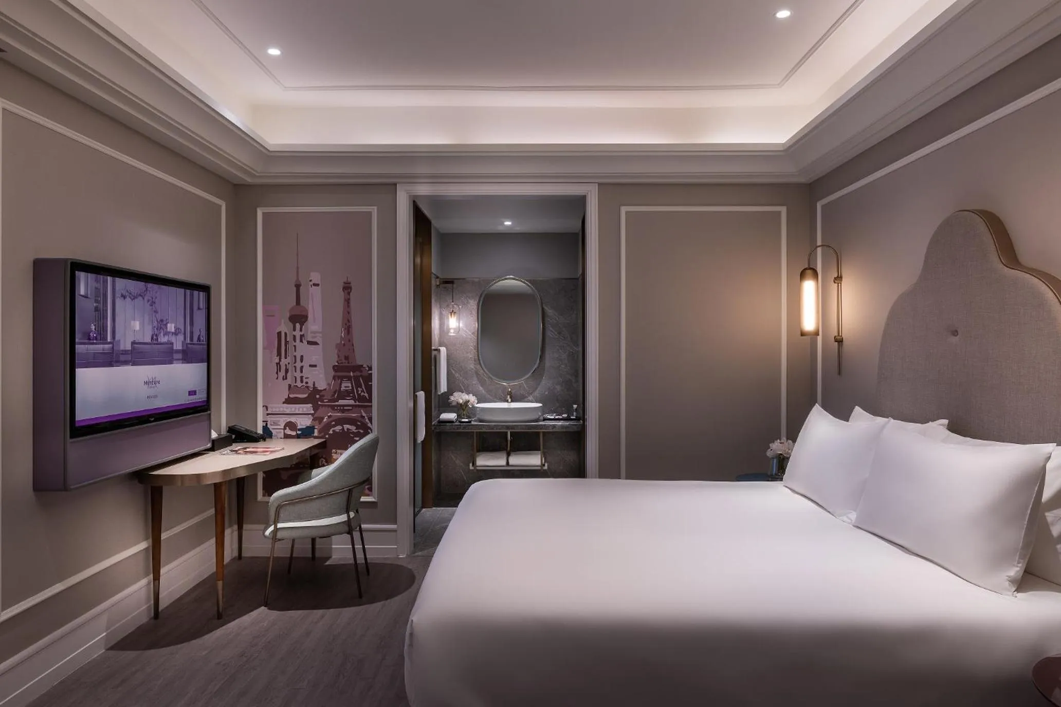 Decorative detail, Bed in Mercure Shanghai Yu Garden On the Bund - 5 mins taxi to Nanjing Road and Bund