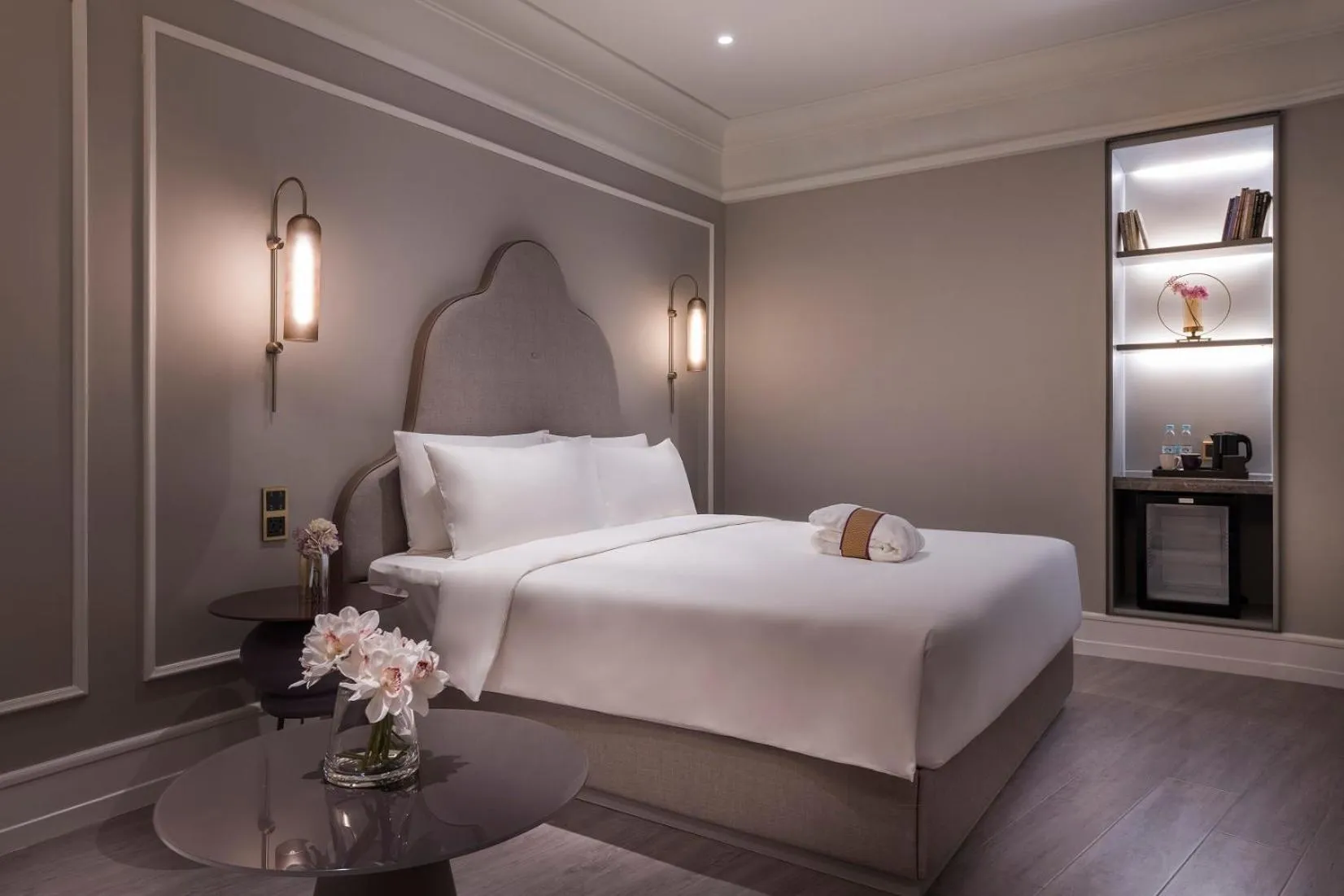 Decorative detail, Bed in Mercure Shanghai Yu Garden On the Bund - 5 mins taxi to Nanjing Road and Bund