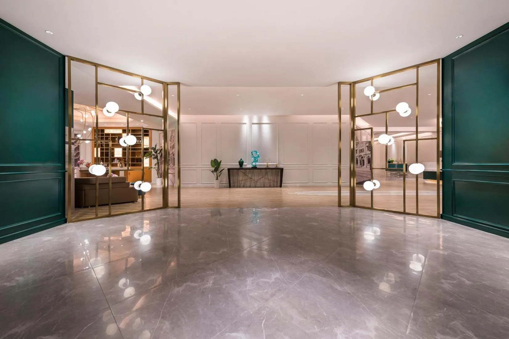 Decorative detail in Mercure Shanghai Yu Garden On the Bund - 5 mins taxi to Nanjing Road and Bund