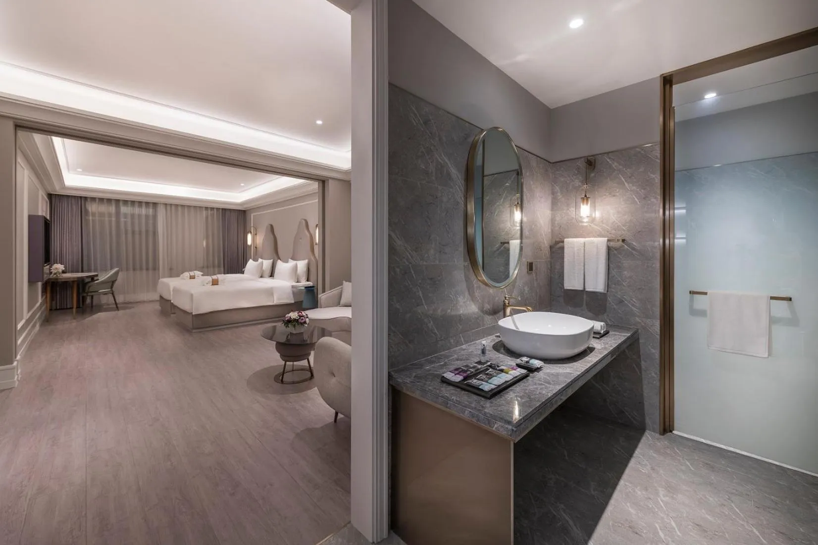 Photo of the whole room in Mercure Shanghai Yu Garden On the Bund - 5 mins taxi to Nanjing Road and Bund