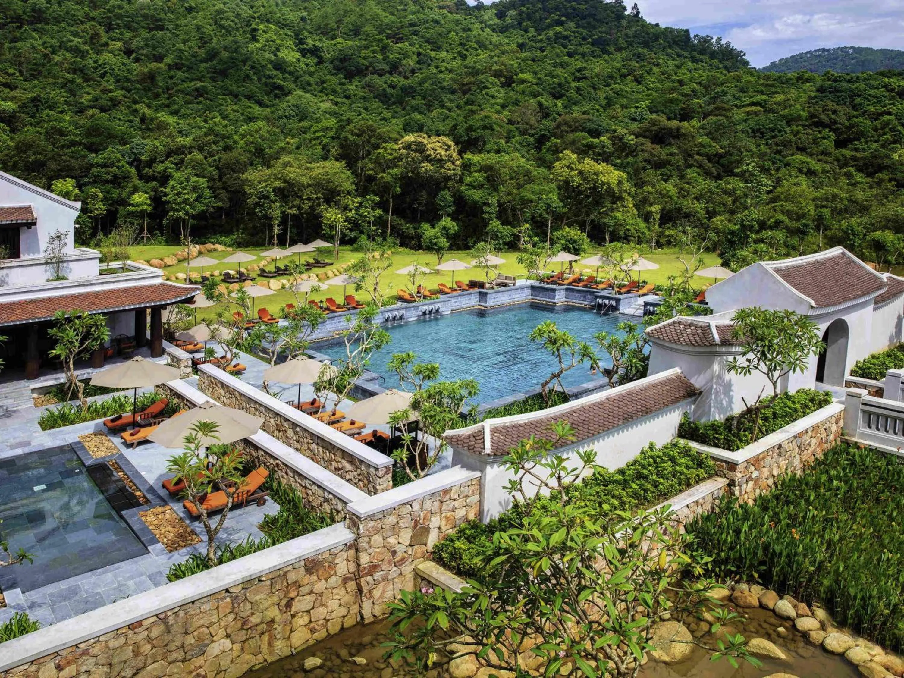 Pool view in Legacy Yen Tu - MGallery