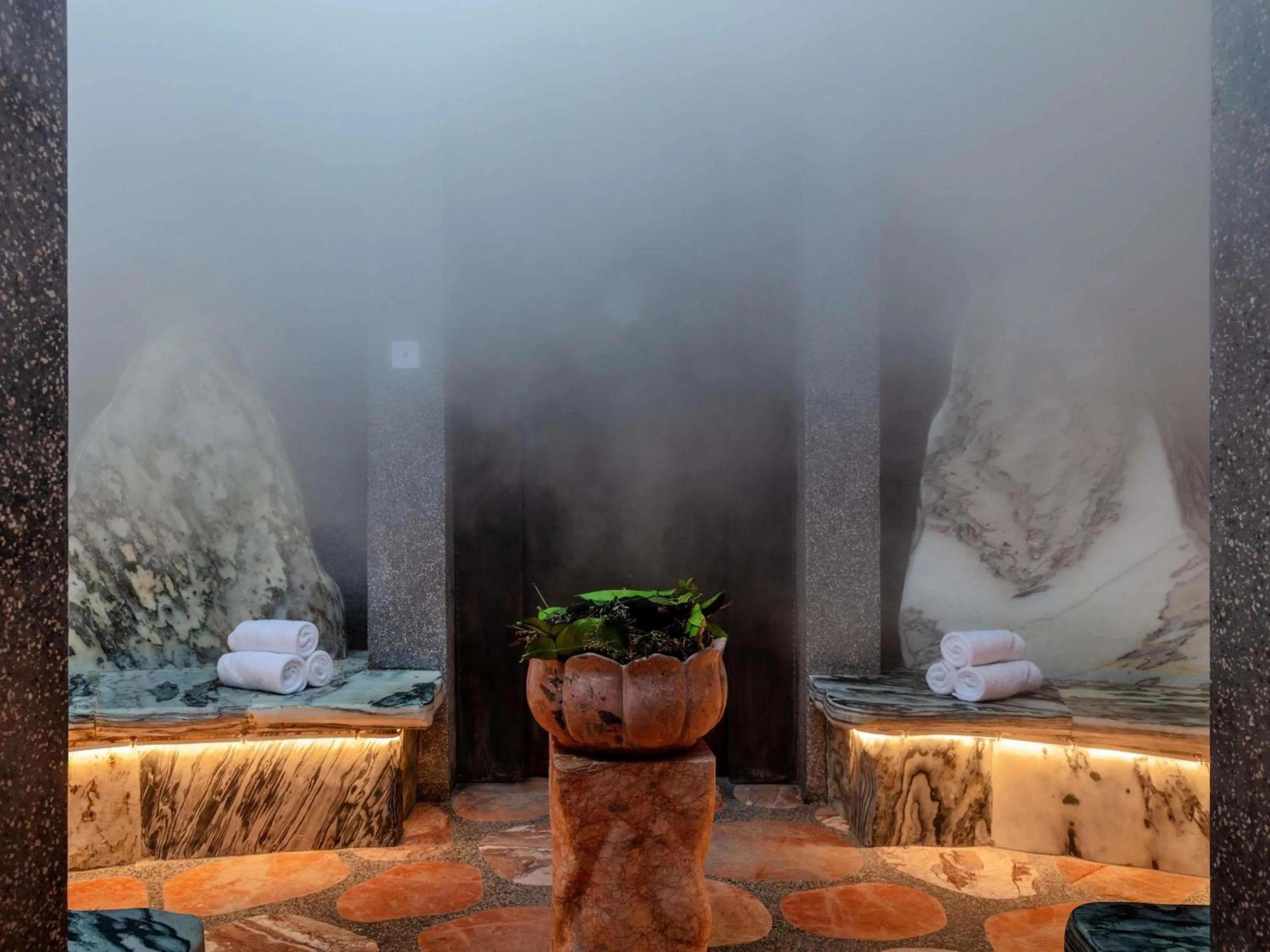 Spa and wellness centre/facilities in Legacy Yen Tu - MGallery