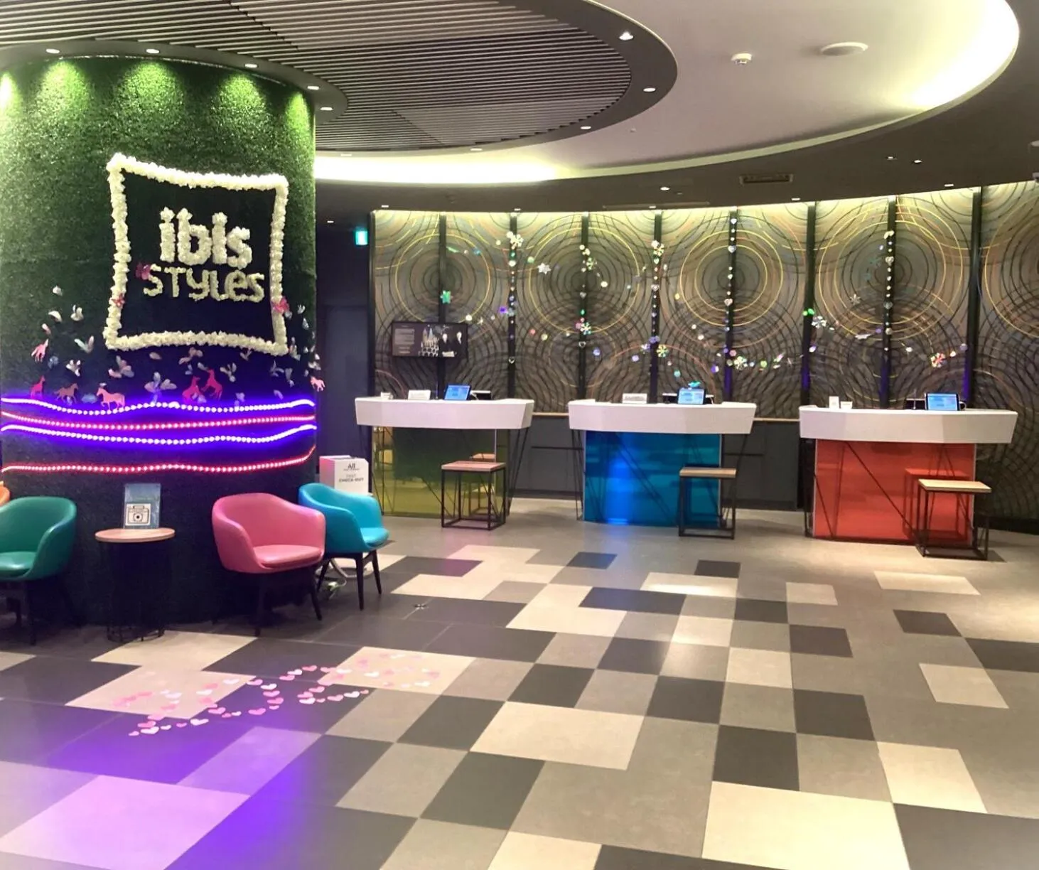 Lobby or reception in ibis Styles Tokyo Bay