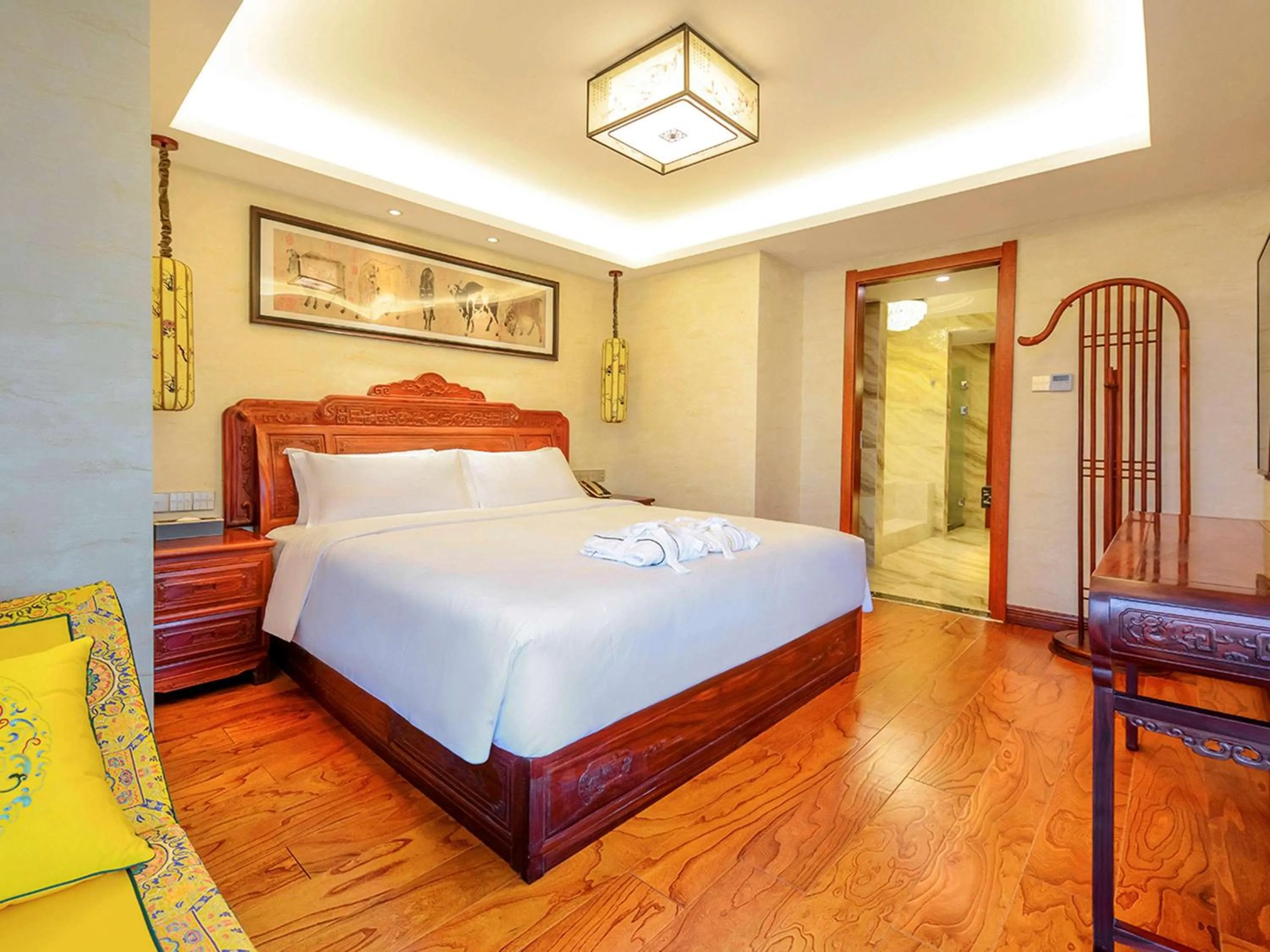 Photo of the whole room in Mercure Chongqing Downtown