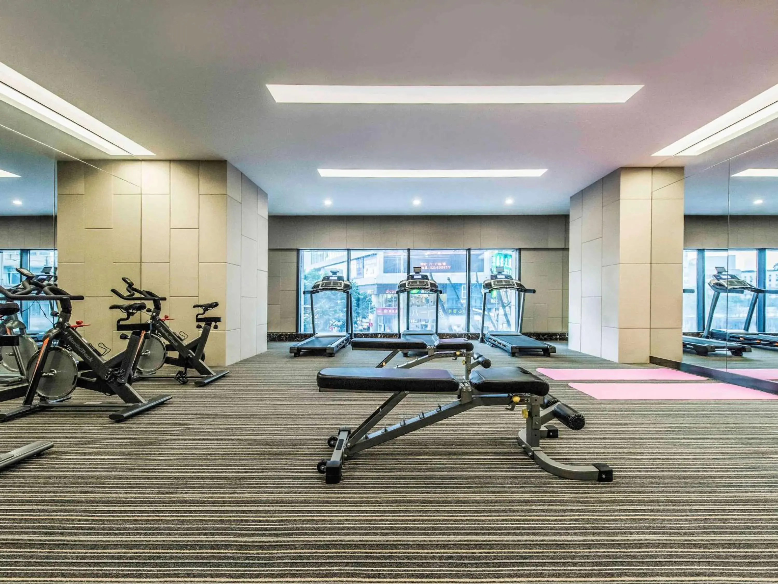 Property building in Mercure Chongqing Downtown Property building in Mercure Chongqing Downtown