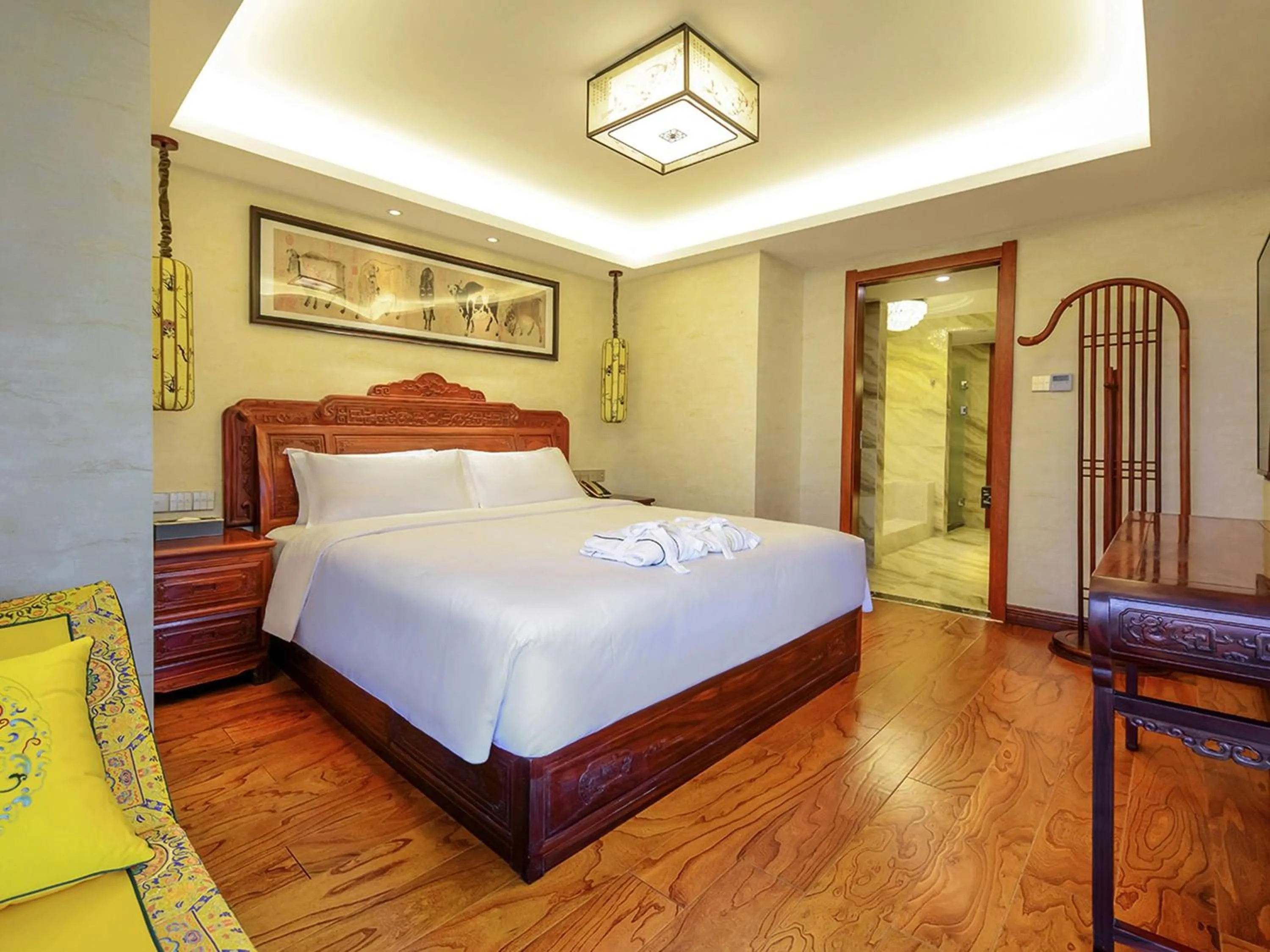 Bedroom in Mercure Chongqing Downtown