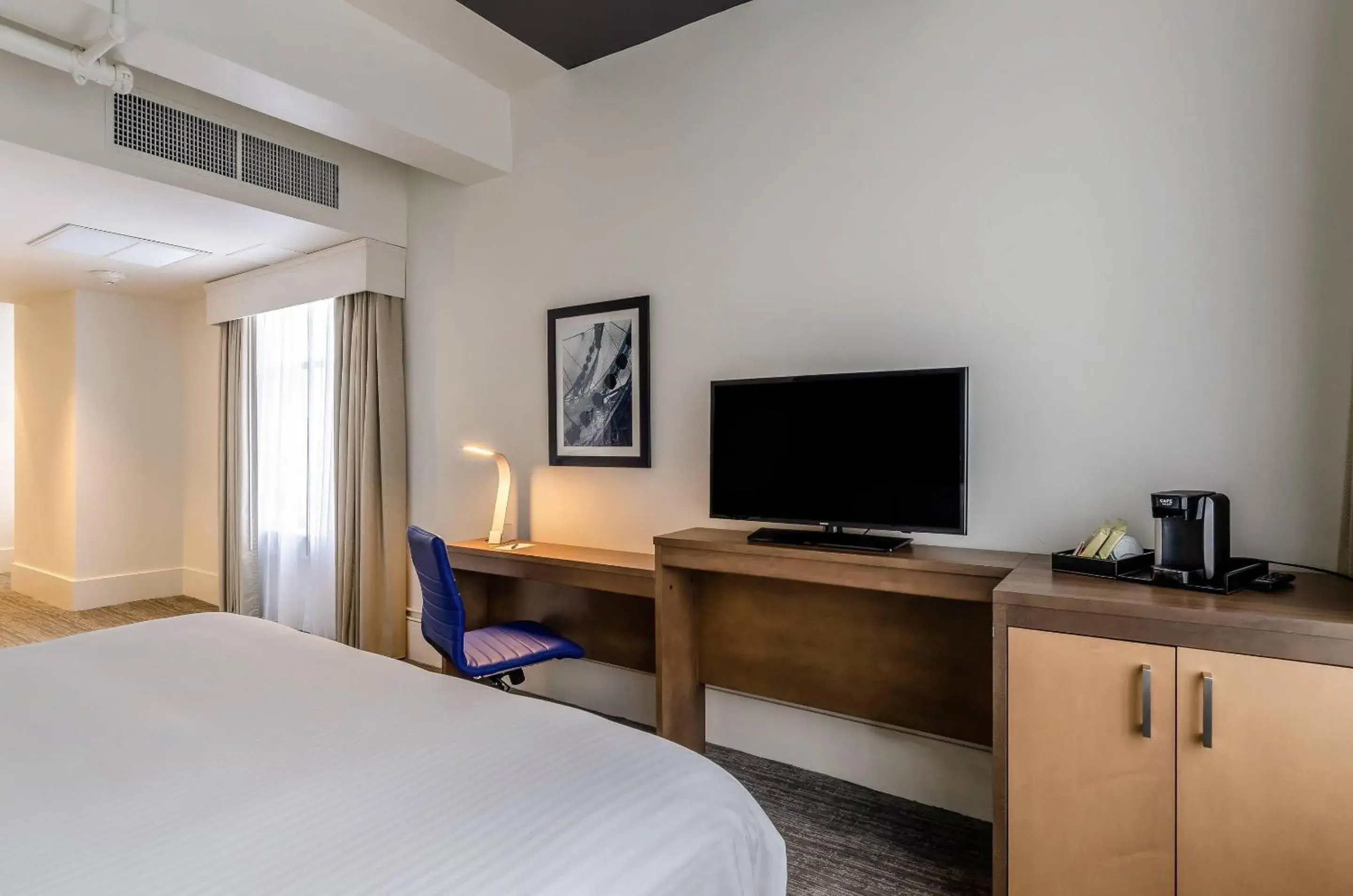 Bedroom, Bed in New Bedford Harbor Hotel, an Ascend Collection Hotel Bedroom, Bed in New Bedford Harbor Hotel, an Ascend Collection Hotel