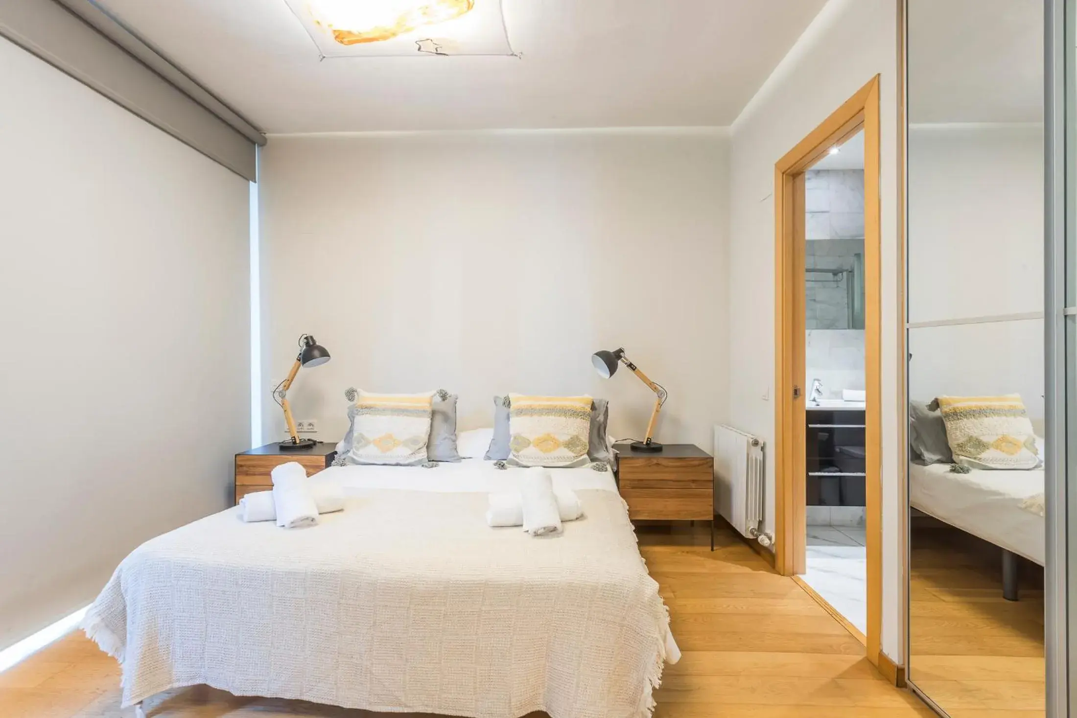 Three-Bedroom Apartment in My Space Barcelona Pool City Center Three-Bedroom Apartment in My Space Barcelona Pool City Center