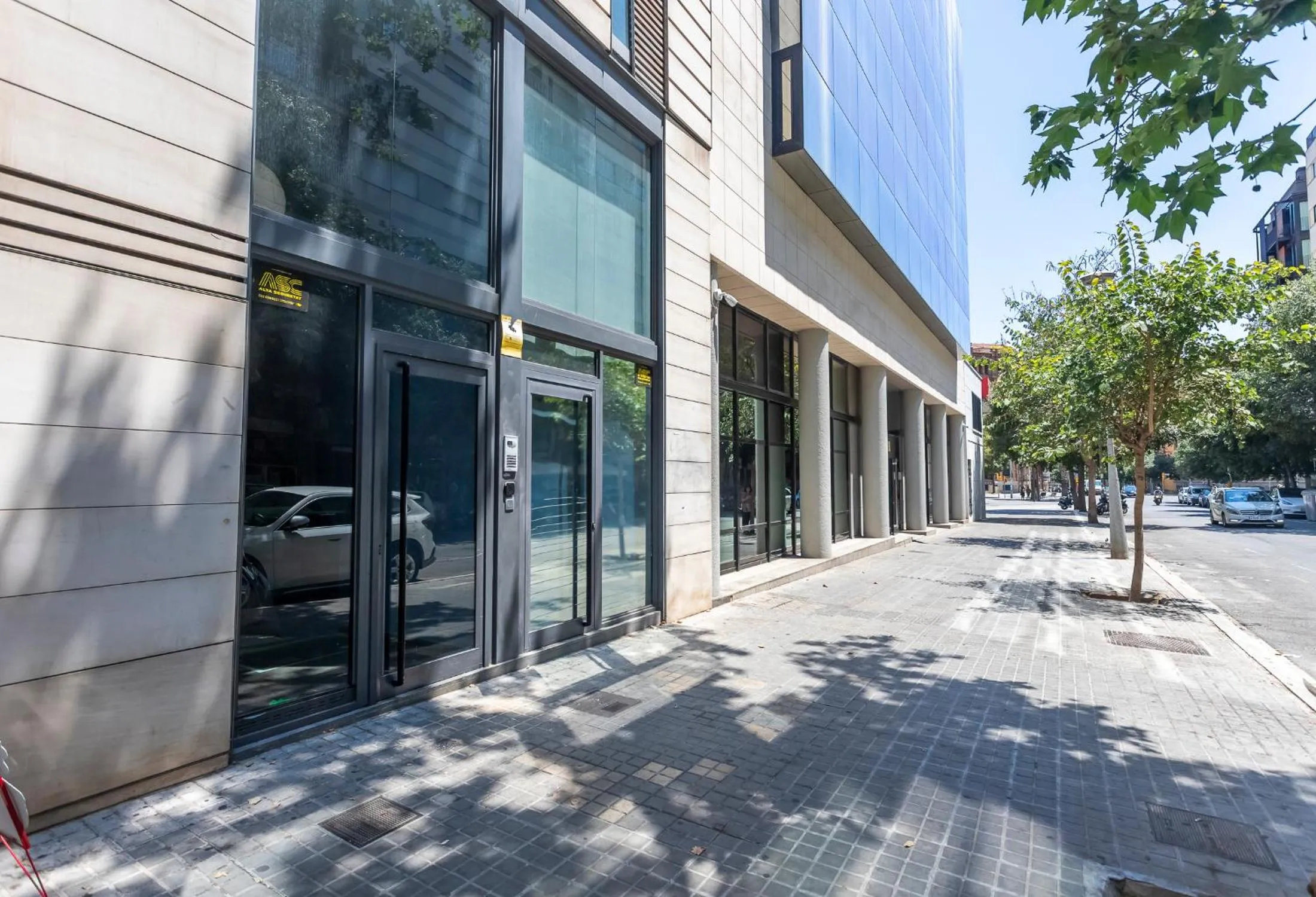 Property building in My Space Barcelona Pool City Center