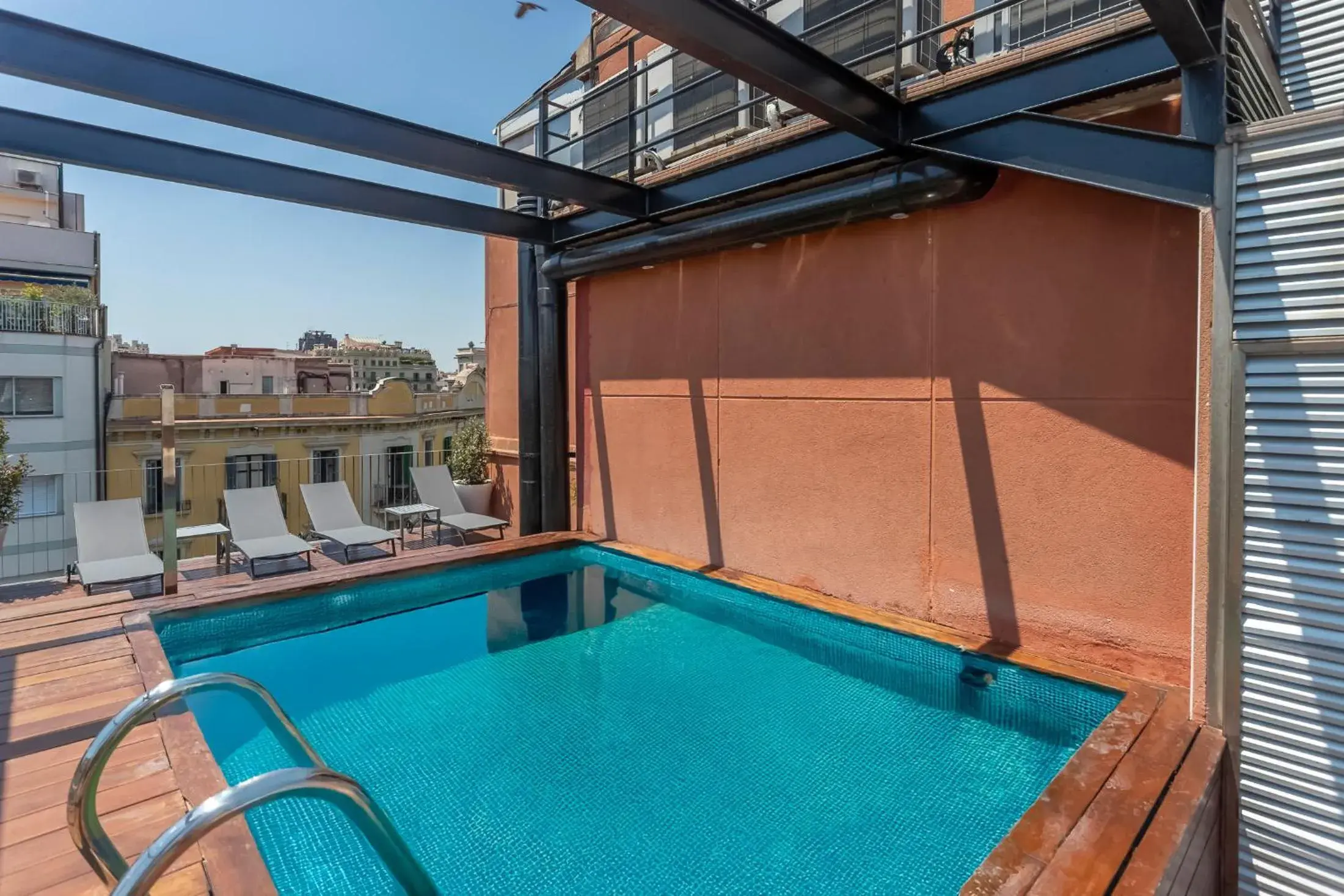 Three-Bedroom Apartment in My Space Barcelona Pool City Center Three-Bedroom Apartment in My Space Barcelona Pool City Center