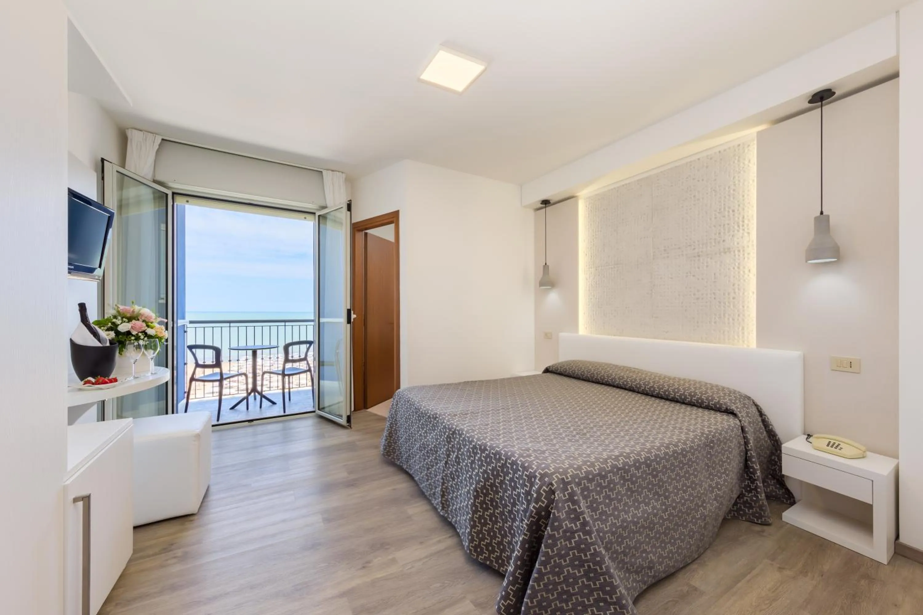 Bedroom, Bed in Hotel Nettuno