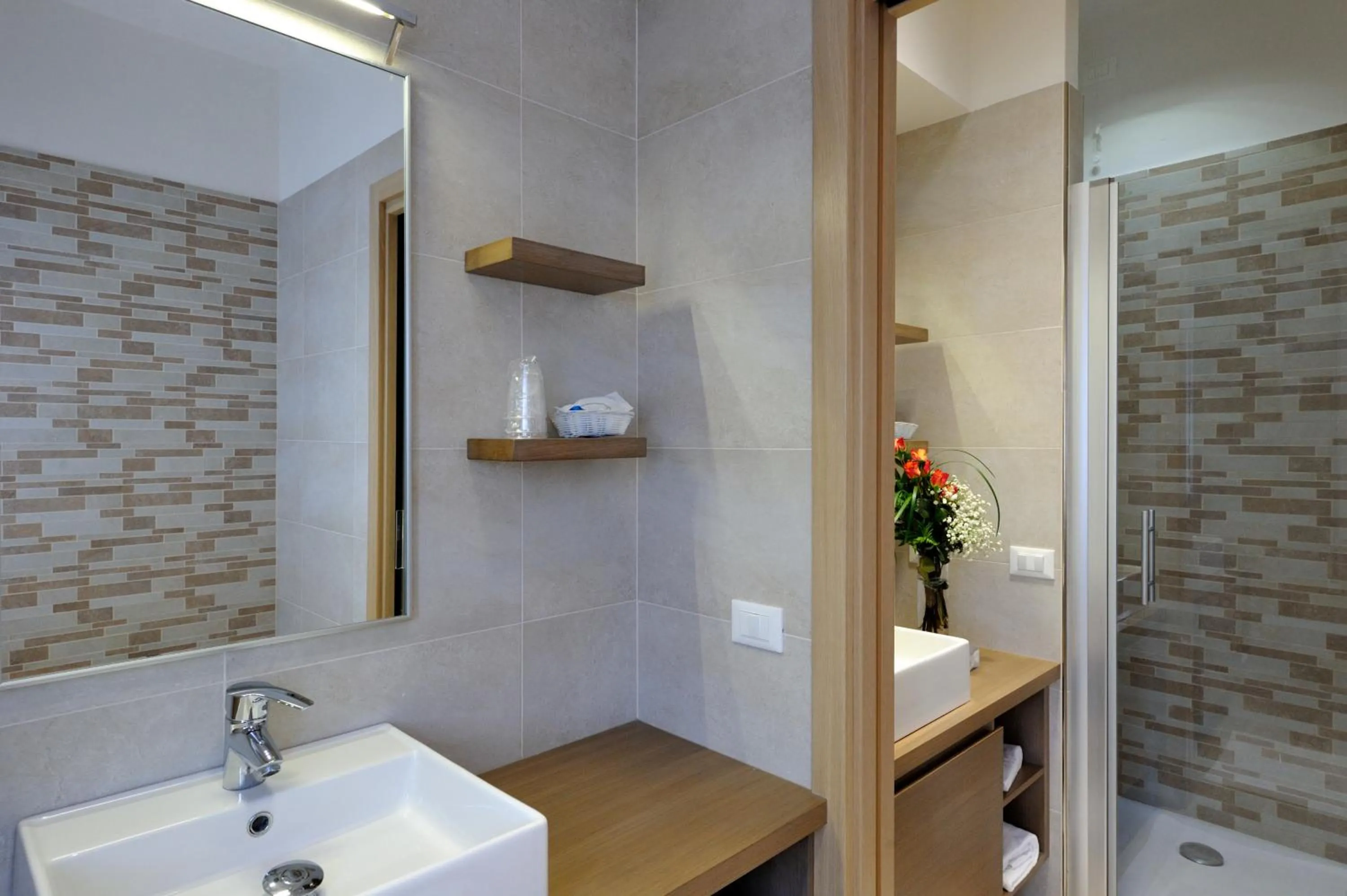 Shower in Hotel Nettuno