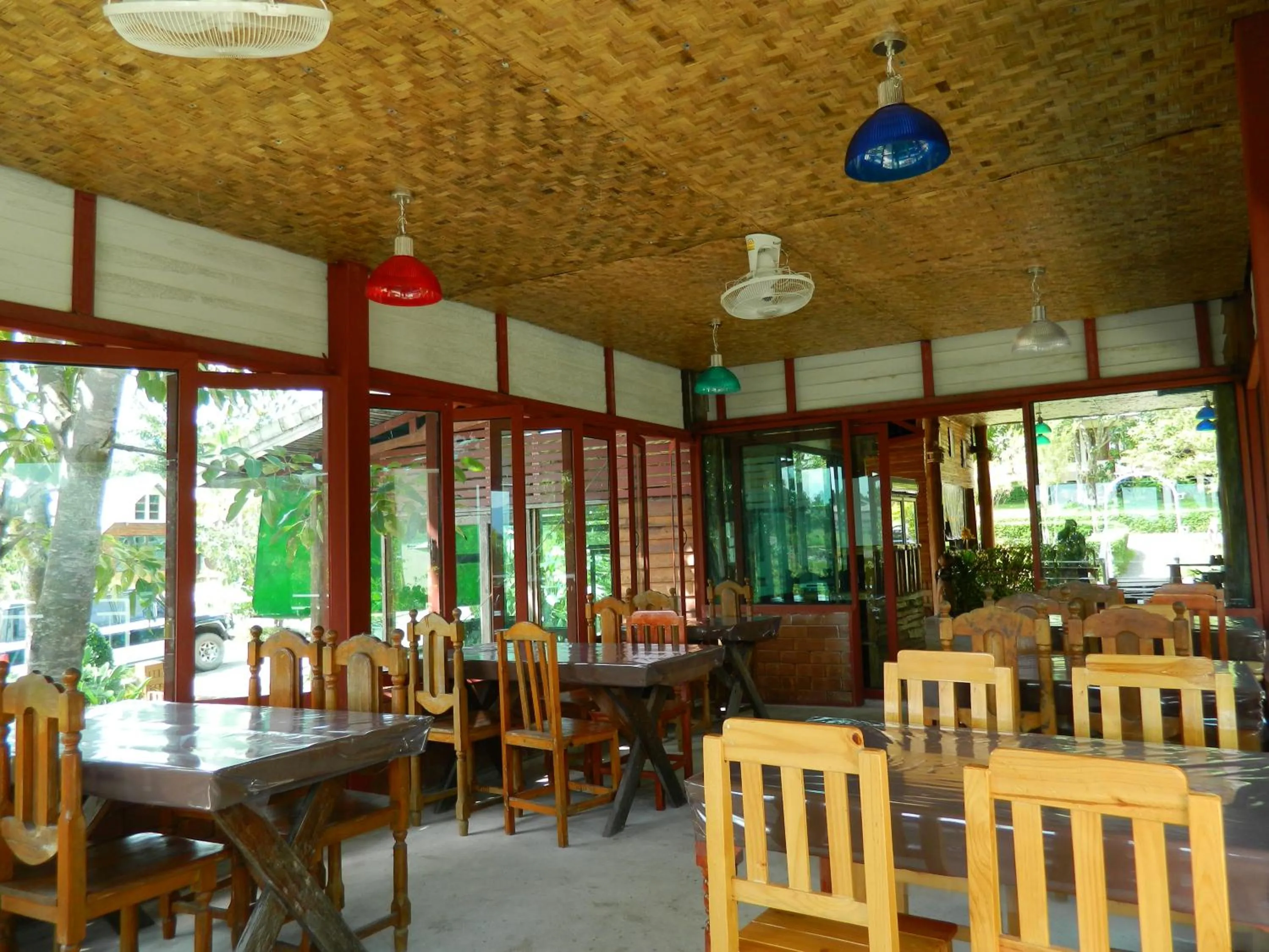 On-site shops in Pai Iyara Resort