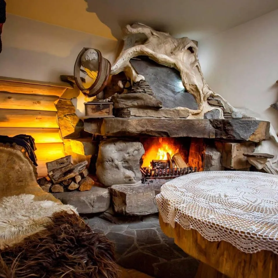 Communal lounge/ TV room, Bed in Willa Bystry Potok